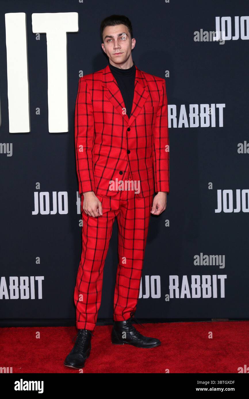15. Oktober 2019, Los Angeles, CA, USA: LOS ANGELES – 15. Oktober: Luke Brandon Field bei der „ Jojo Rabbit“ Premiere bei der American Legion Post 43 am 15. Oktober 2019 in Los Angeles, CA (Credit Image: © Kathy Hutchins via ZUMA Wire) Stockfoto
