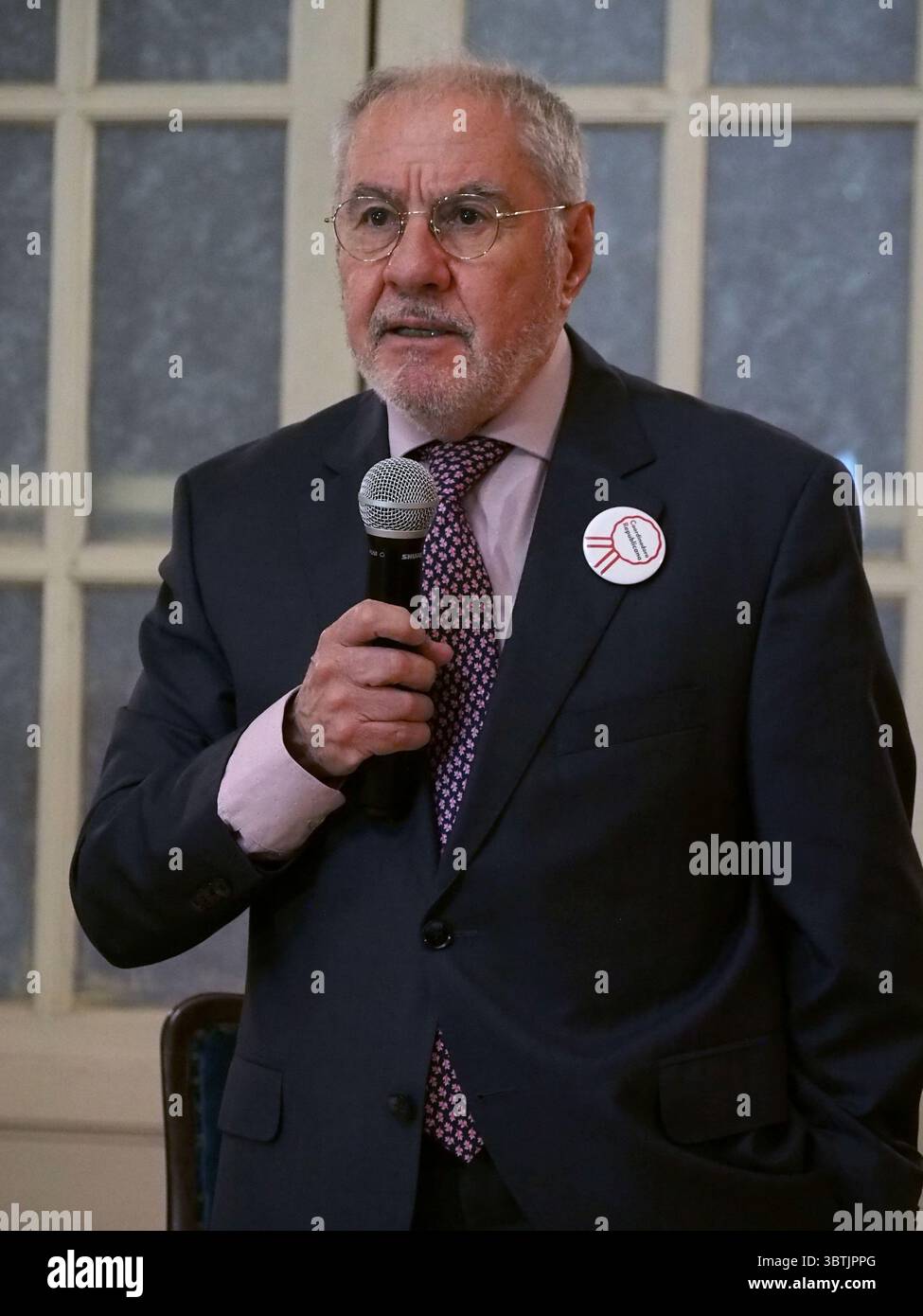 24. Oktober 2019, Lima, Lima, Peru: Javier Villa Stein hält eine Pressekonferenz bei der Präsentation des „Republikanischen Koordinators“ (Coordinadora Republicana), einer politischen Vereinigung, die sich gegen die peruanische Regierung wendet und vor den nächsten Parlamentswahlen in Peru am 26. Januar 2020 steht (Credit Image: © Carlos Garcia Granthon/ZUMA Wire) Stockfoto