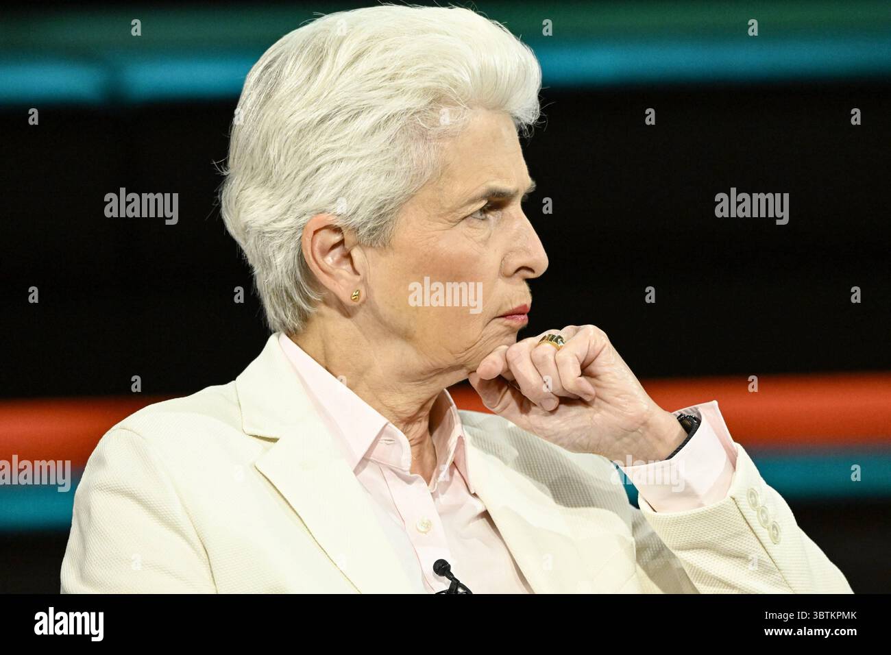 Marie-Agnes Strack-Zimmermann Politikerin 07/25 Ihre Marie-Agnes Strack-Zimmermann am 2. Juli 2025 in Markus Lanz , ZDF TV Fernsehen Talkshow Talkshow Talkshow Deutschland deutsche Frau Politik FDP MdEP Politikerin german quer Porträt Profil neutral ernst zuhörend aufgestützt *** Marie Agnes Strack Zimmermann Politikerin 07 25 Ihre Marie Agnes Strack Zimmermann am 2. Juli 2025 in Markus Lanz , ZDF TV Talkshow Talkshow Talkshow Deutschland deutsche Frauenpolitik FDP MEP Politikerin deutsches Querporträt neutrales Profil ernstes Zuhören Stockfoto
