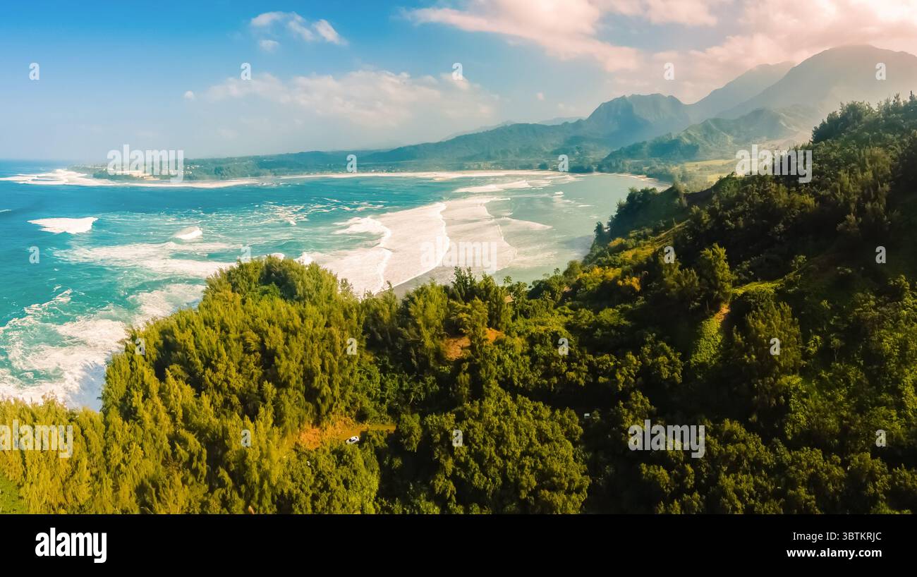 27. Januar 2016, Hanalei, Hawaii, Vereinigte Staaten: Panoramaansicht der Hanalei Bay, Kauai, Hawaii (Foto: © Mark A Johnson/Amazing Aerial Via ZUMA Wire) Stockfoto