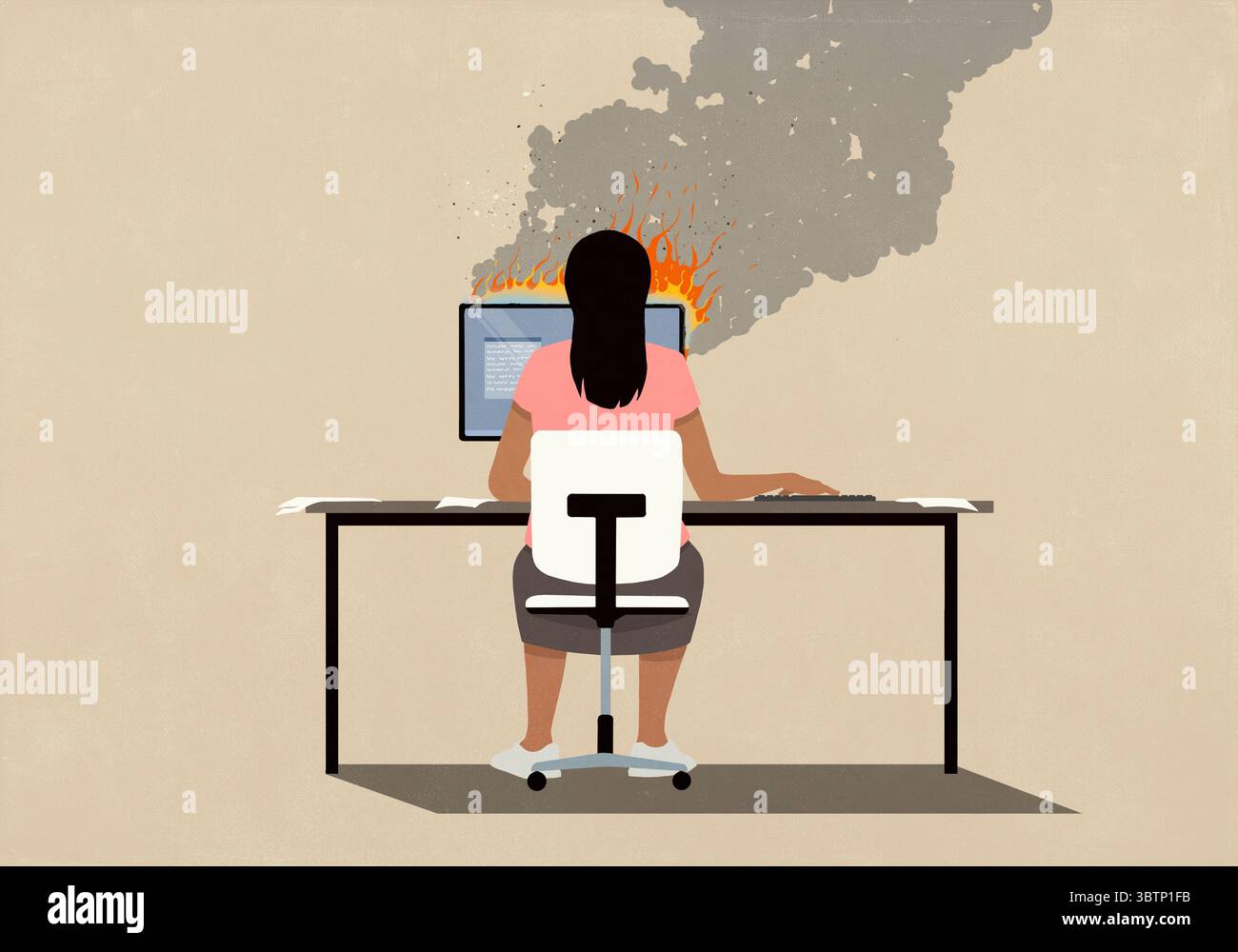 Frau, die am Schreibtisch sitzt und am brennenden Computer arbeitet Stockfoto