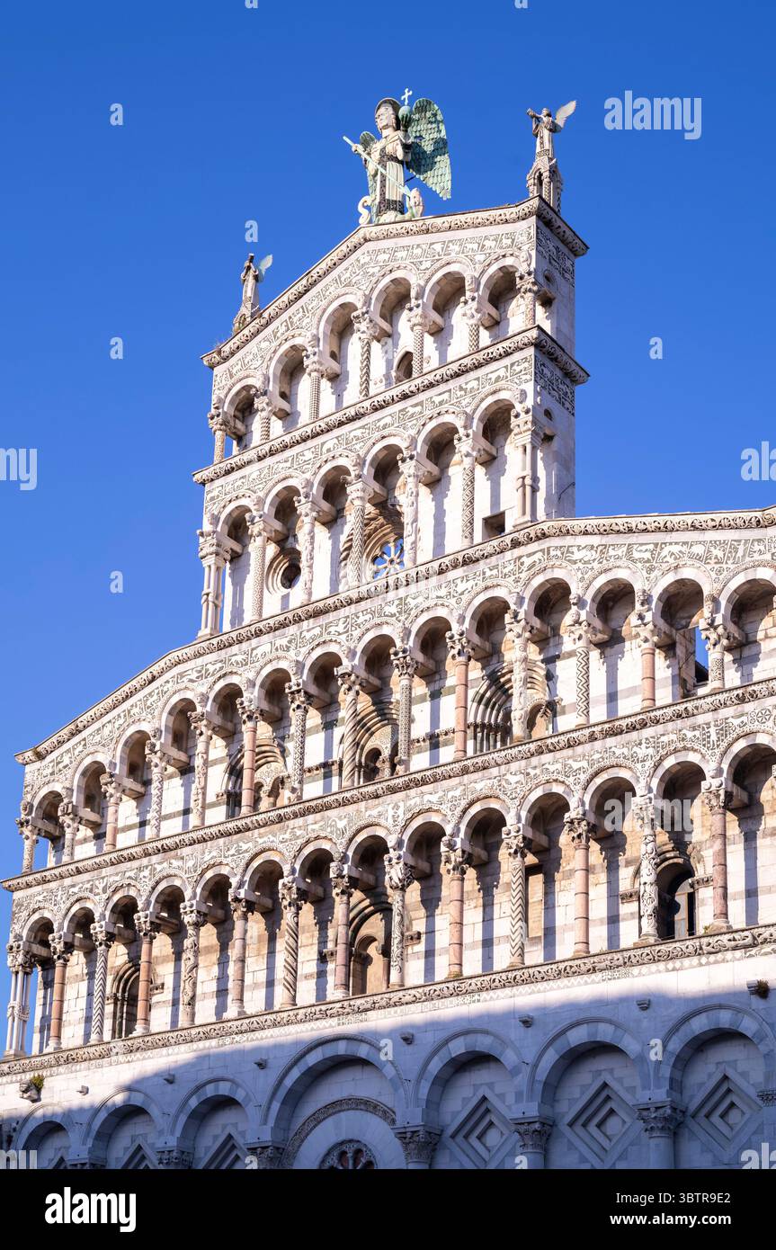 Chiesa di San Michele in Foro eine römisch-katholische Basilika in der Stadt Lucca in der Toskana, Italien Stockfoto