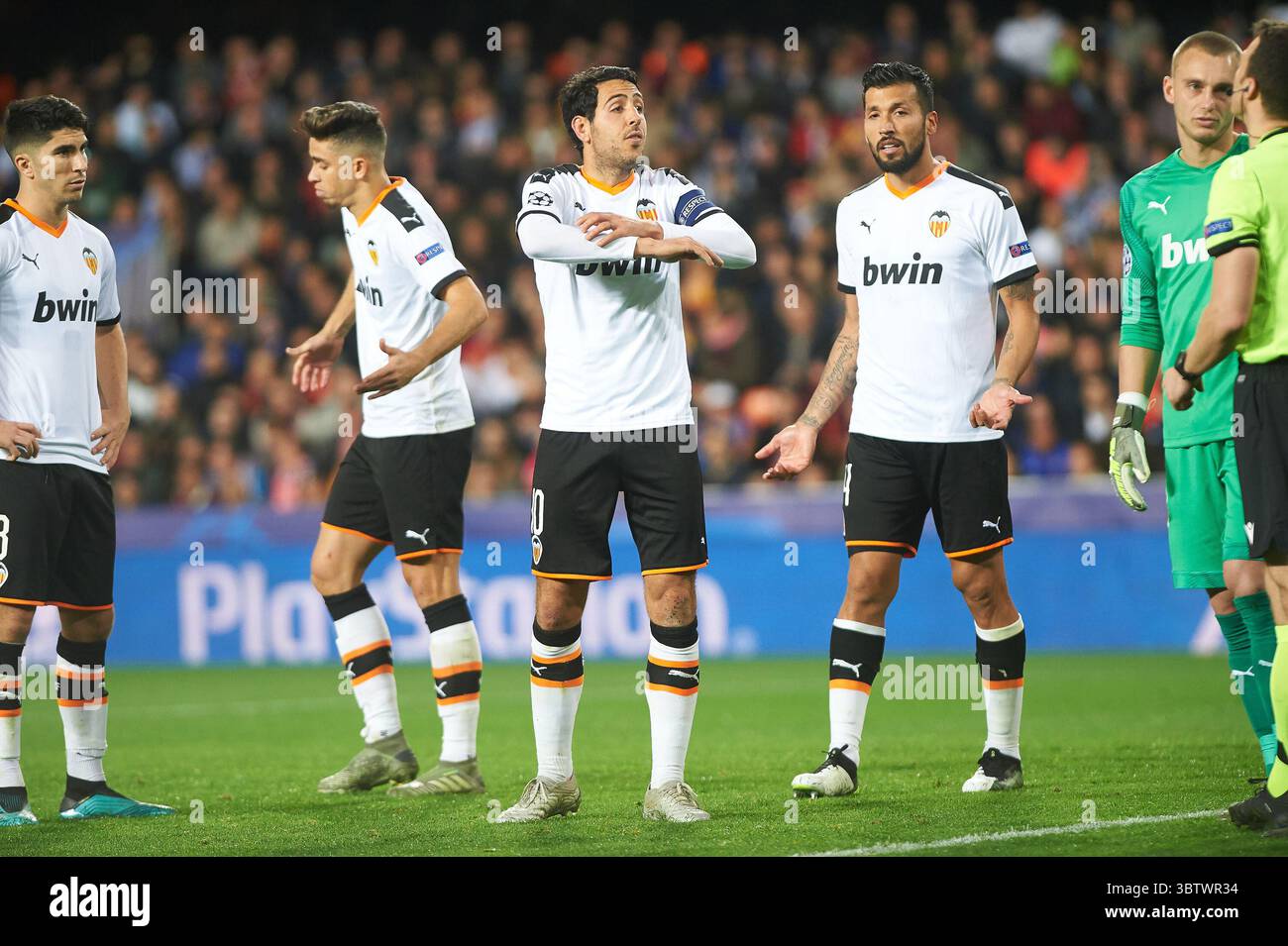 27. November 2019, Valencia, Spanien: Daniel Parejo aus Valencia reagiert beim Spiel der Gruppe H der UEFA Champions League zwischen Valencia und Chelsea am 27. November 2019 im Mestalla Stadium in Valencia (Spanien) (Foto: © AFP7 Via ZUMA Wire) Stockfoto