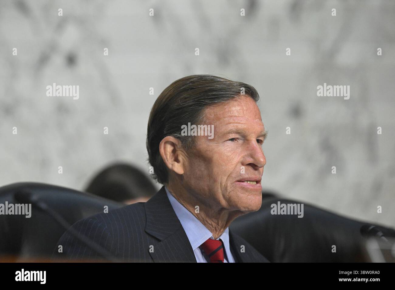Der US-Senator Richard Blumenthal (Demokrat von Connecticut) gibt am Dienstag, den 15. Juli 2025, im Senatsgebäude in Washington, DC, eine Eröffnungserklärung für Anhörungen vor dem Senatsausschuss für Heimatsicherheit und Regierungsangelegenheiten ab, um die Stimmen des verletzten Impfstoffs zu untersuchen. Kredit: Mattie Neretin/CNP Stockfoto