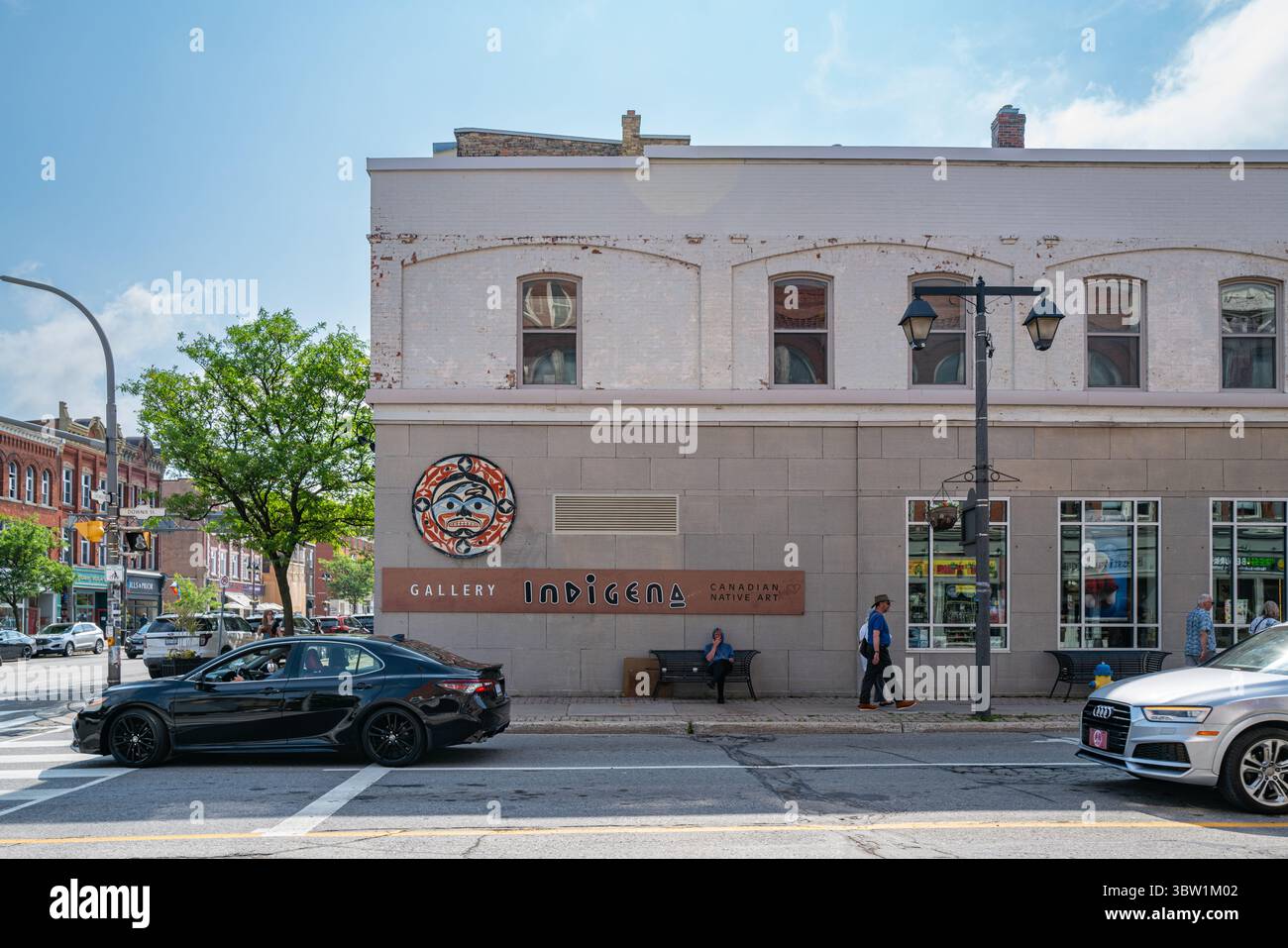 Außerhalb der Indigena Gallery, die kanadische Native Art verkauft, befindet sich an der Ecke Ontario Street und Downie Street. Stockfoto