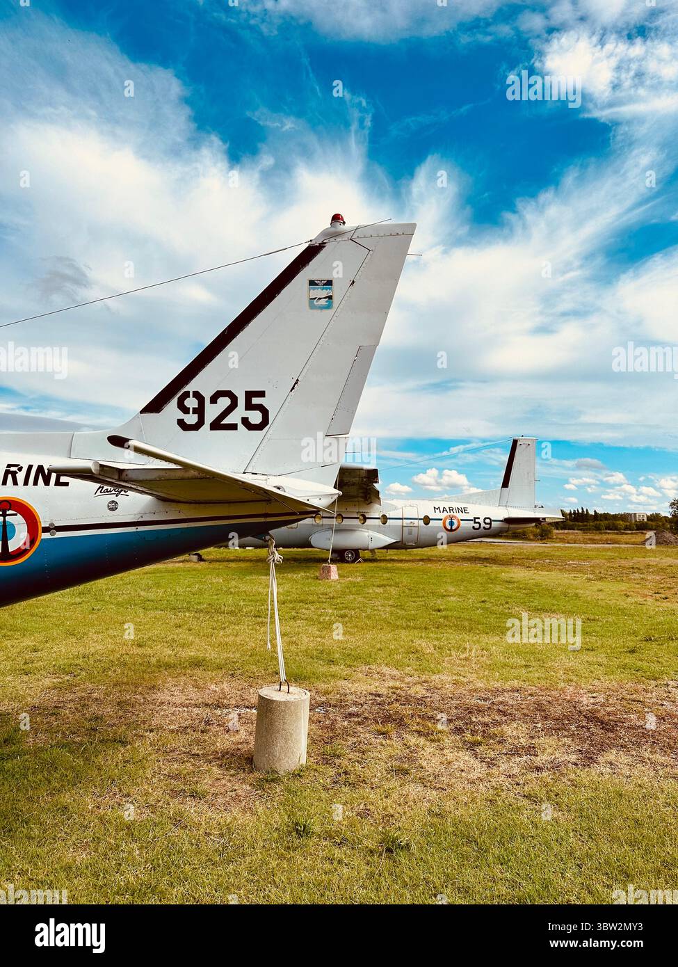 Französische Marine Tail Nummer 925 – Piper Navajo, Musée de l’Aéronautique Navale, Rochefort, Frankreich Stockfoto