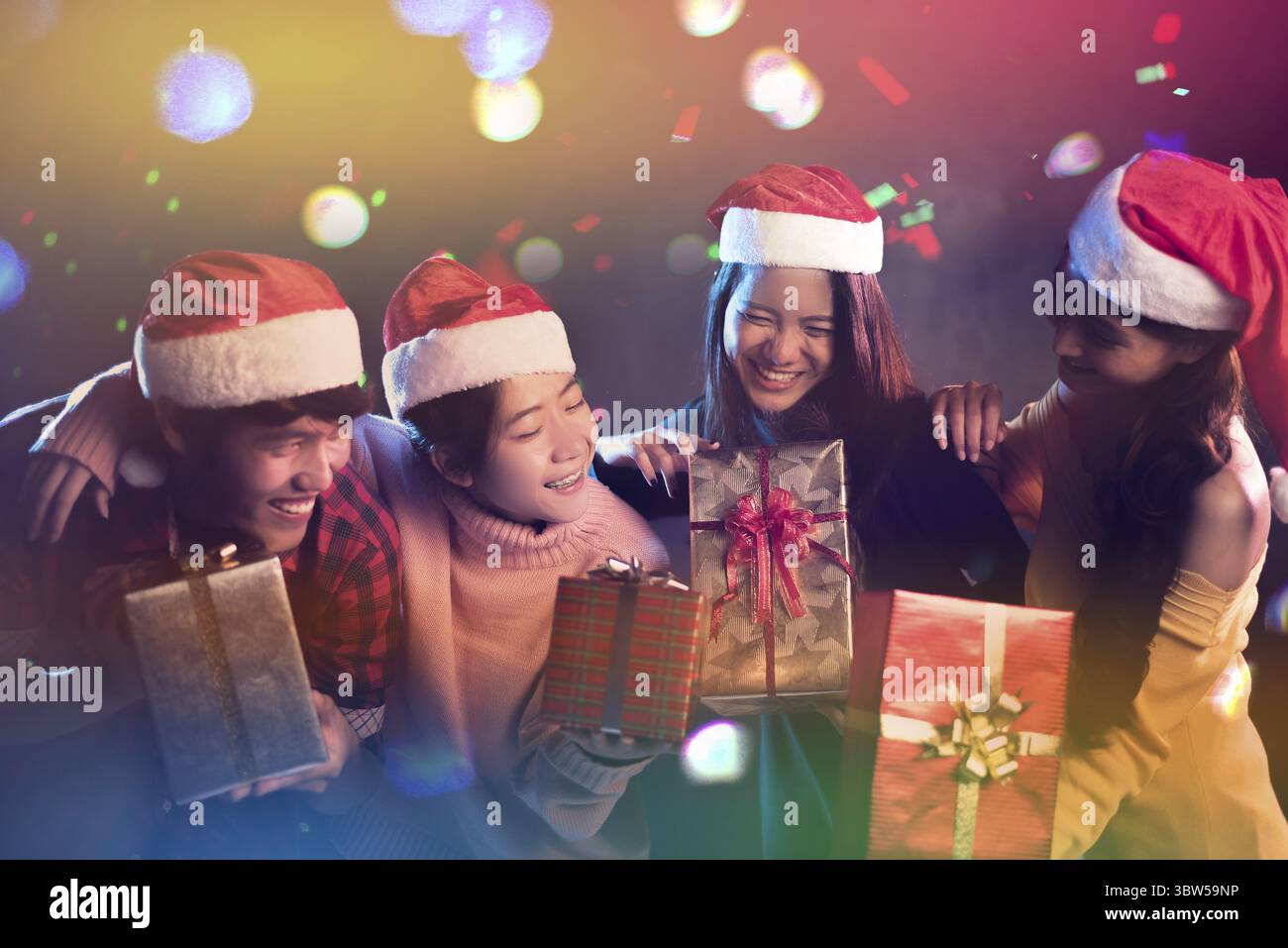 Weihnachten und Neujahr party Feier von asiatischen Teen. Urlaub und Glück Konzept. Entspannen Thema Stockfoto
