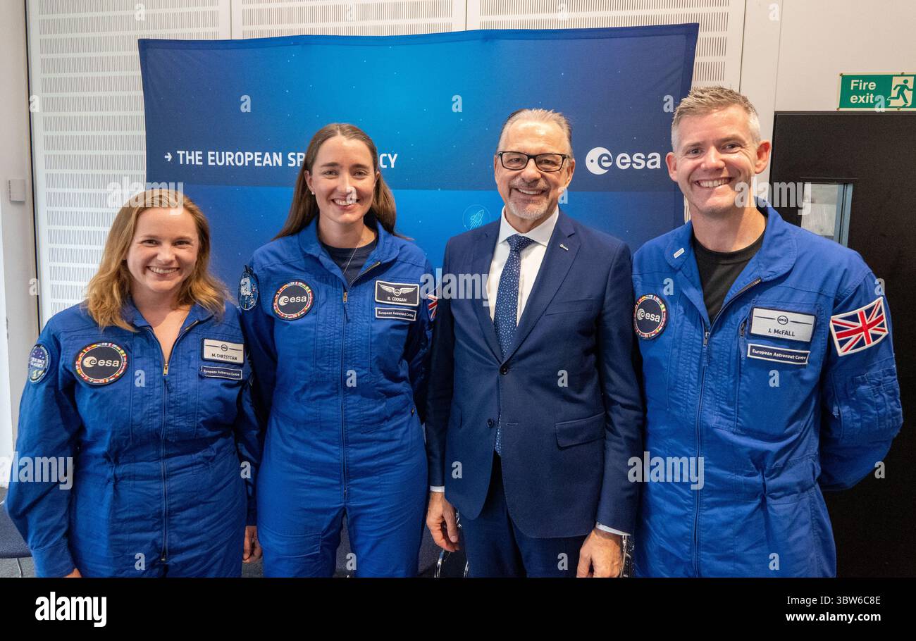Britische Astronauten: Links Dr. Meganne Christian, ganz rechts John McFall, 2. Links Rosemary Coogan, 2. Rechts Dr. Josef Aschbacher Generaldirektor der Europäischen Weltraumorganisation (ESA) bei UKSpace 2025. Manchester Central, Manchester Großbritannien. Bild: Garyroberts/World Wide Features Stockfoto