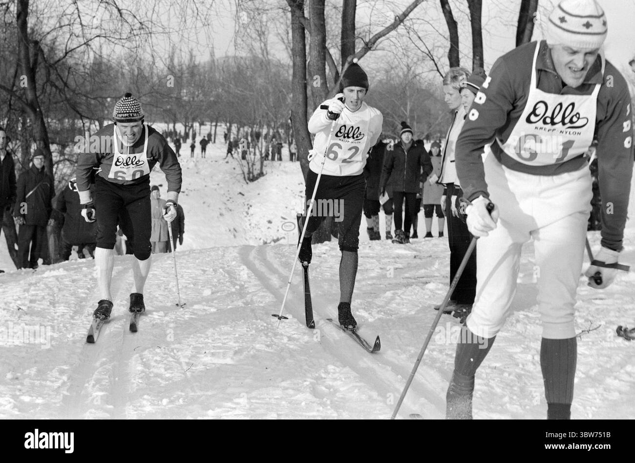 Aktuell 2-2-1970 : dieses Jahr wie letztes Jahr - Johs. Und Magne an der Spitze. Monolith-Rasse. Der Sieger Magne Myrmo (Nr. 47). Erling Steineide nahm Silber, o. Ein schöner Triumph für Myrmo. Der Schwede Lars Göran Aslund belegte den dritten Platz, Johs Harviken dagegen 4. Hier ein Paar, das getreu gefolgt wurde: Der gute alte Assar Rønnlund (Nr. 61) in der Führung, dann Johs Harviken (62) in der Spur, und außerhalb von ihm Odd Martinsen (60). Foto: Ivar Aaserud / aktuell / NTB ***Foto wird nicht verarbeitet*** *Text wird automatisch übersetzt* Stockfoto