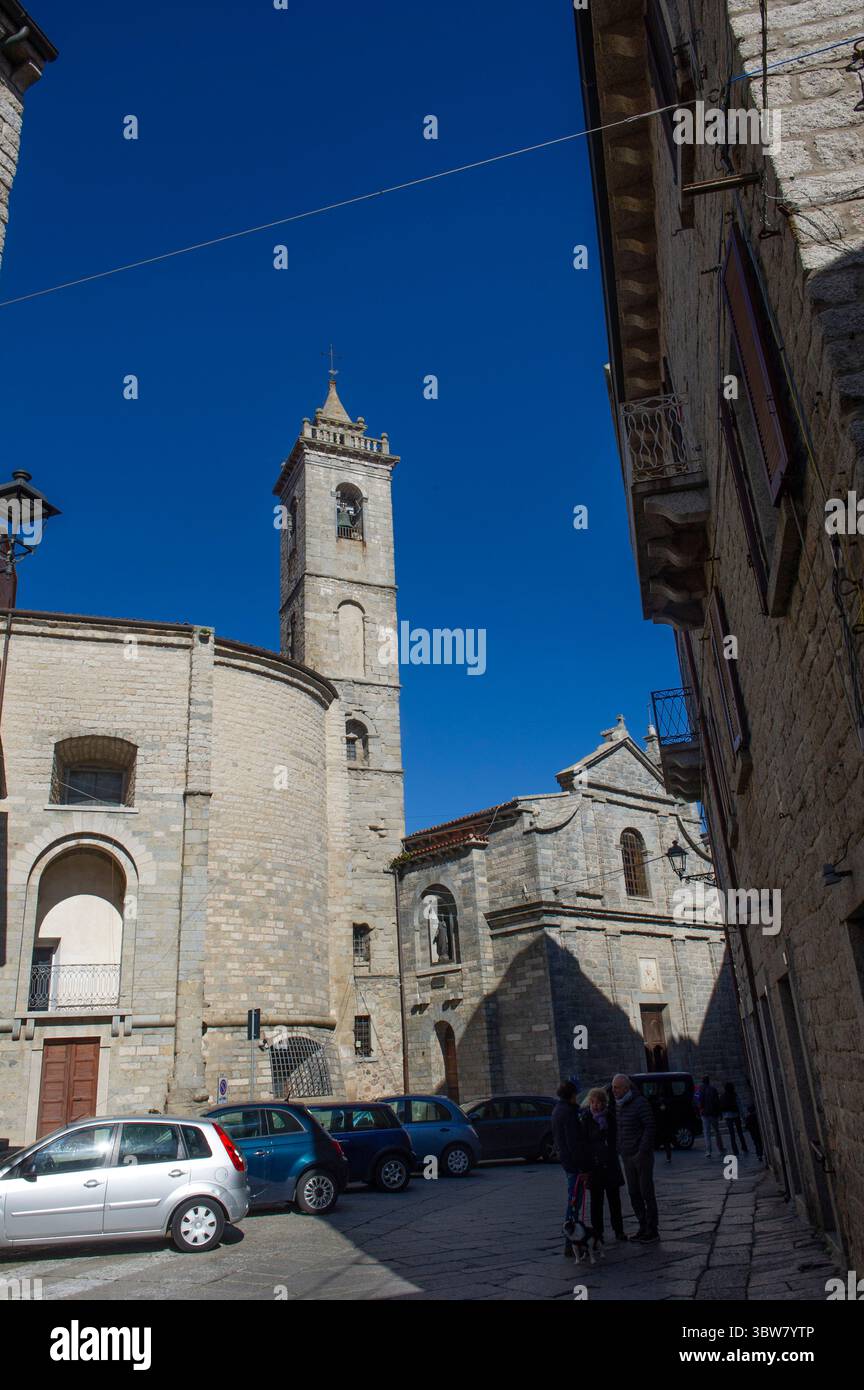 Italien, Sardinien, Sassari – Tempio Pausania, Kathedrale St. Peter des Apostels. Gotisches aragonesisches Portal. Stockfoto
