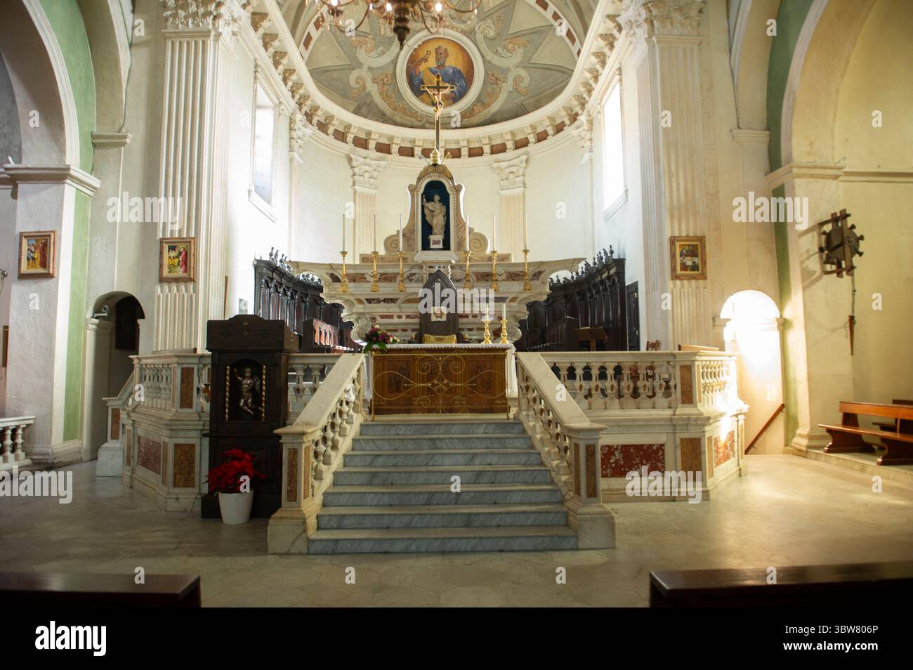 Italien, Sardinien, Sassari – Tempio Pausania, Kathedrale St. Peter des Apostels. Gotisches aragonesisches Portal. Stockfoto