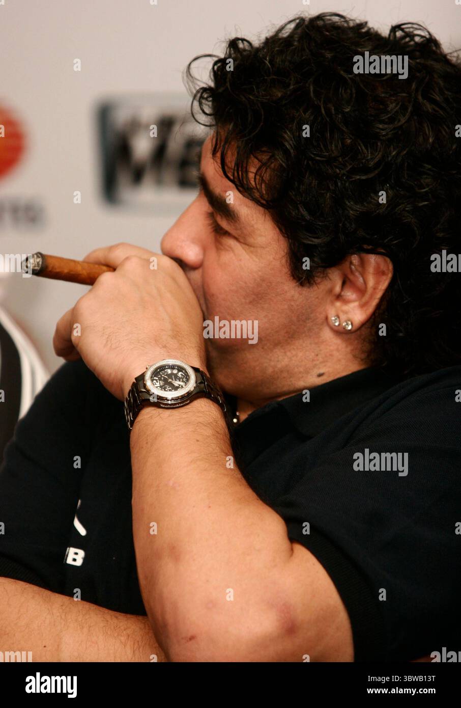 25. November 2020, Mexiko, USA: Diego Armando Maradona erlitt einen Herzstillstand und starb in seinem Haus in Tigre, Argentinien. Er war 60. AKTENFOTO: Viernes, 10 de noviembre 2006. El Astro futbolistico argentino Diego Armando Maradona en conferencia de prensa. El astro dijo estar listo para el enfrentamiento de showbol entre Mexico y Argentina, Ciudad de Mexico. JOSE ROSALES/PI, Prensa-internacional.com (Kreditbild: © Prensa Internacional Via ZUMA Wire) Stockfoto