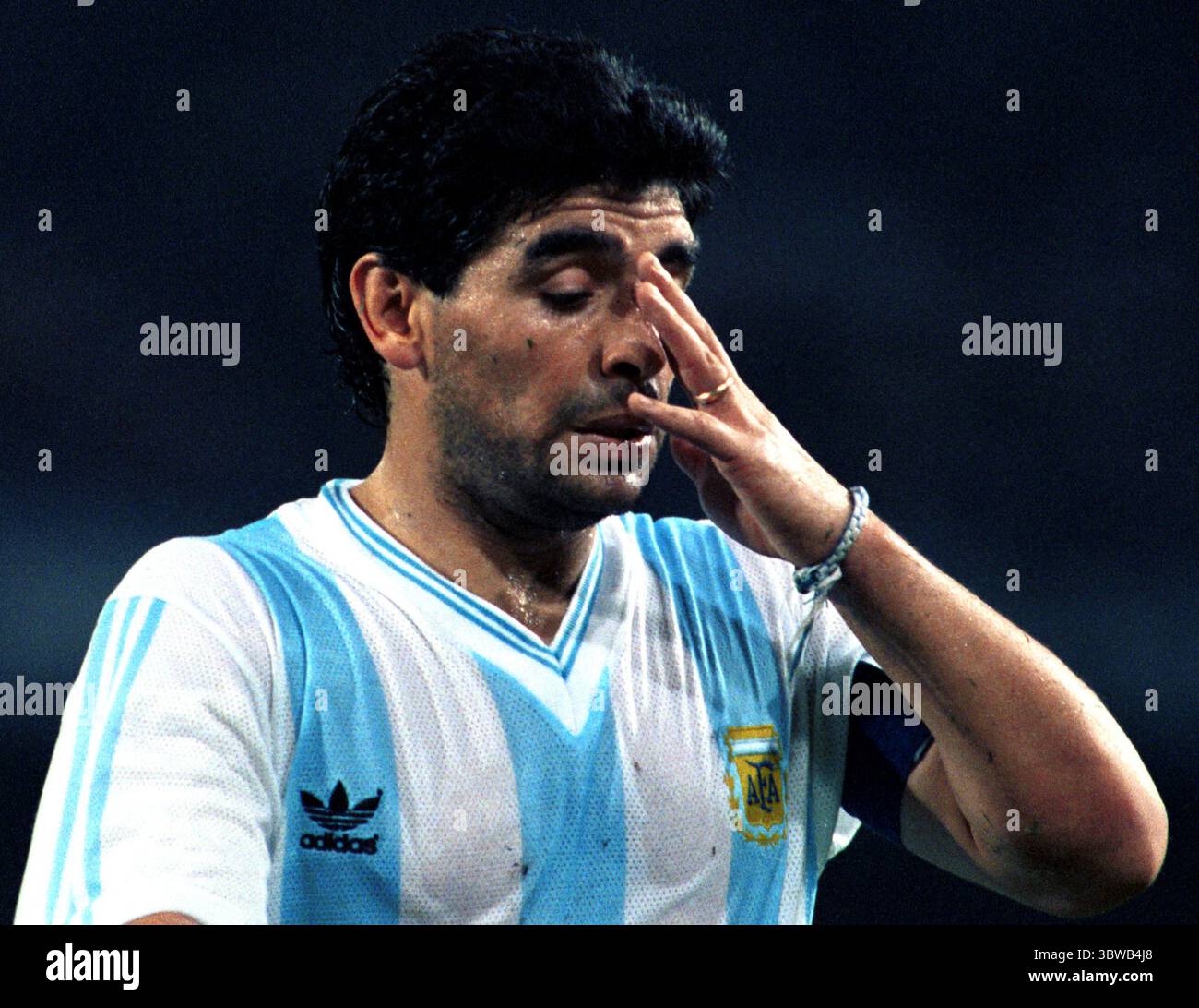 13. Juni 1990, Neapel, Italien: DIEGO MARADONA beim Finale der FIFA Fussball-Weltmeisterschaft 1990 Argentinien gegen UdSSR am 13. Juni 1990 in Neapel. (Kreditbild: © Eurokinissi via ZUMA Wire) Stockfoto