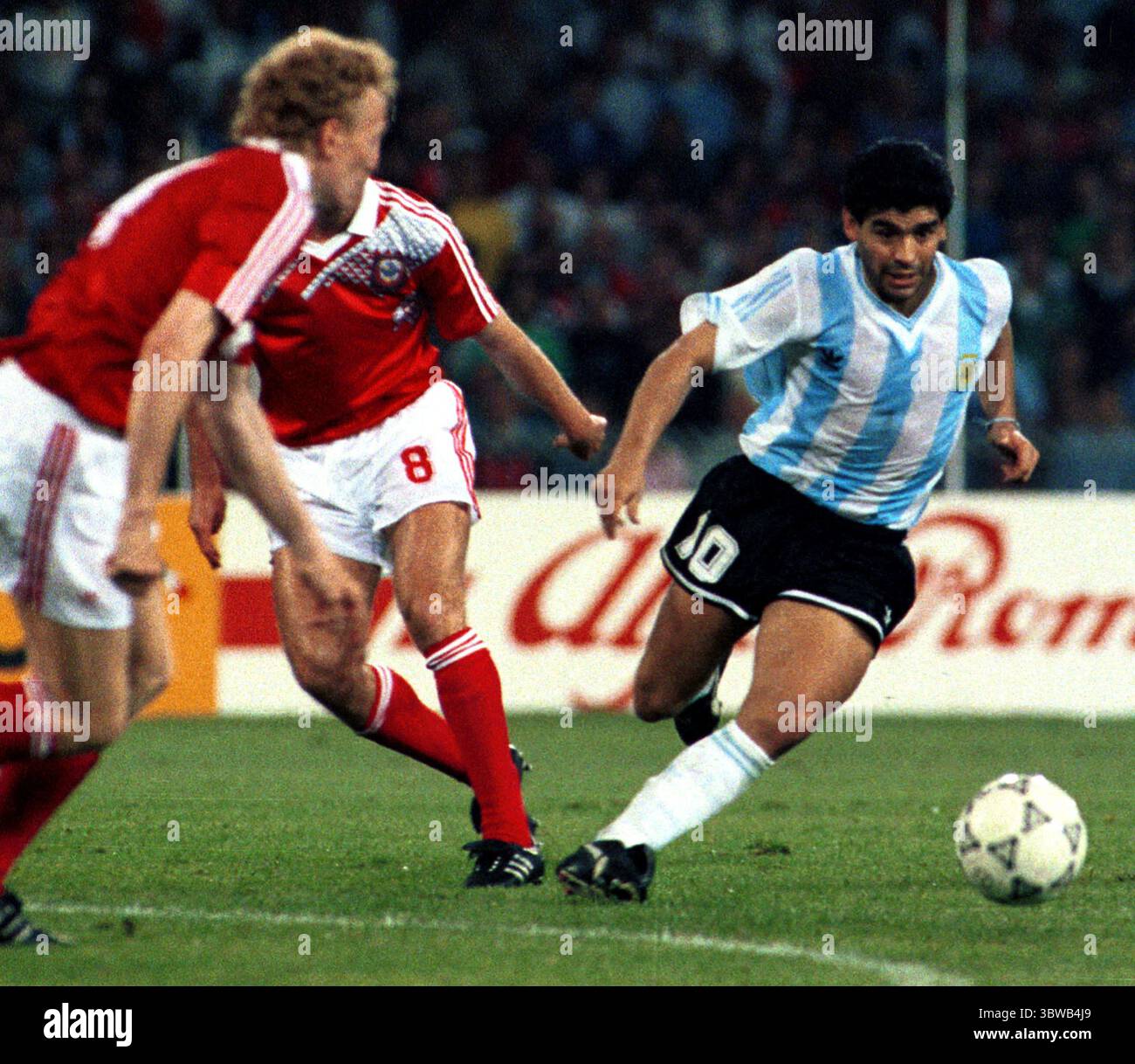 13. Juni 1990, Neapel, Italien: DIEGO MARADONA beim Finale der FIFA Fussball-Weltmeisterschaft 1990 Argentinien gegen UdSSR am 13. Juni 1990 in Neapel. (Kreditbild: © Eurokinissi via ZUMA Wire) Stockfoto