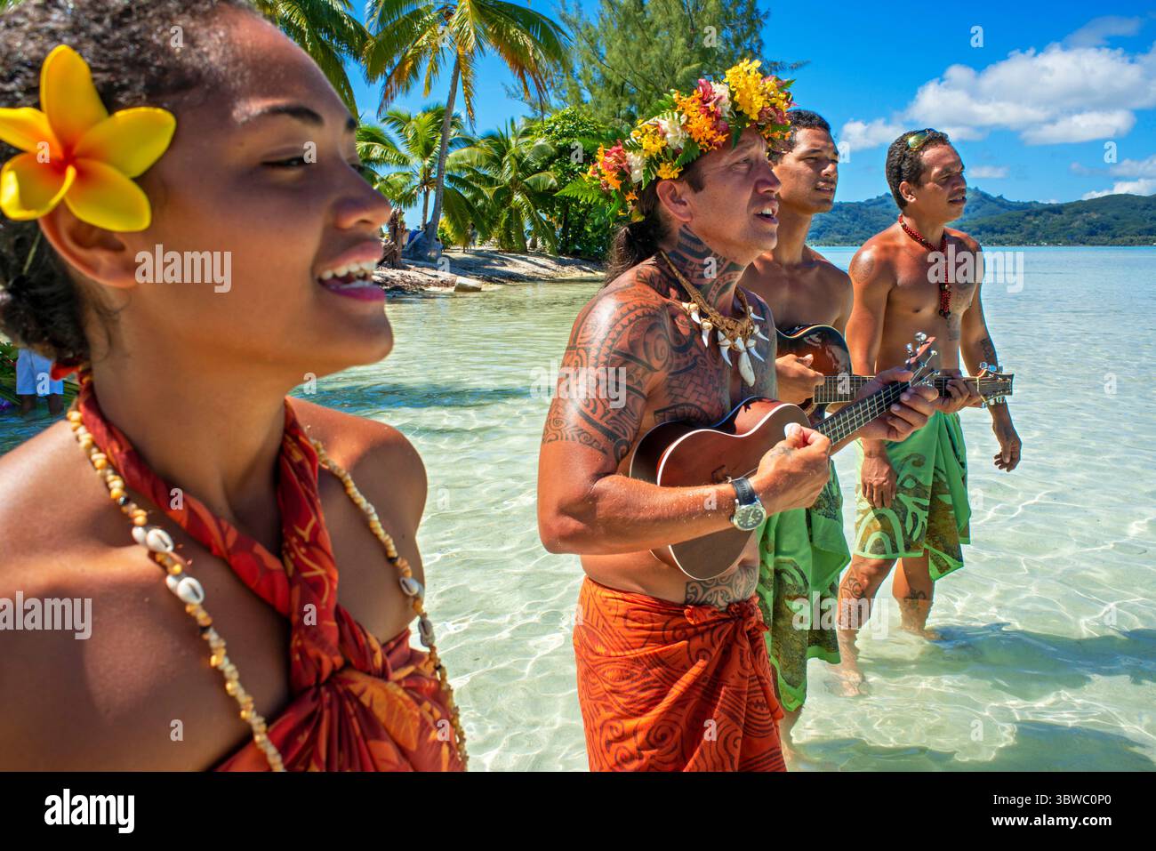 25. März 2015: Französisch-Polynesien: Insel Taha'a, Französisch-Polynesien. Polynesische Musik und Tänze im Motu Mahana, Taha'a, Society Islands, Französisch-Polynesien, Südpazifik. (Kreditbild: © Sergi Reboredo/ZUMA Wire) Stockfoto
