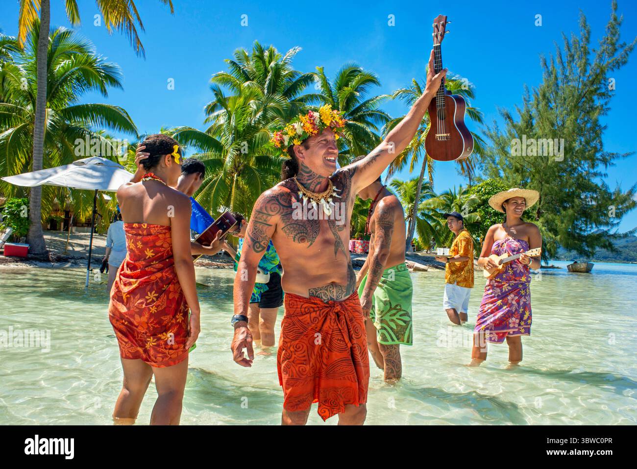 25. März 2015: Französisch-Polynesien: Insel Taha'a, Französisch-Polynesien. Polynesische Musik und Tänze im Motu Mahana, Taha'a, Society Islands, Französisch-Polynesien, Südpazifik. (Kreditbild: © Sergi Reboredo/ZUMA Wire) Stockfoto