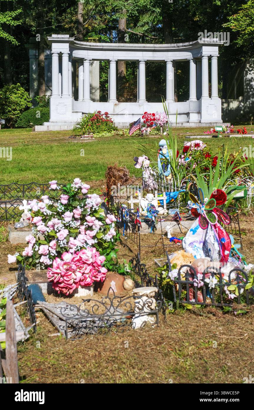 26. September 2009, New York, New York, USA: Woodlawn Cemetery. Webster Avenue Ecke East 233rd Street. Bronx, Woodlawn, New York, USA. Wo sie als berühmte Namen wie Miles Davis oder Duke Ellinton und andere historische Persönlichkeiten enden. Am Eingang können sie Ihnen auf einer Karte mitteilen, wo die Gräber verschieden sind. (Kreditbild: © Sergi Reboredo/ZUMA Wire) Stockfoto