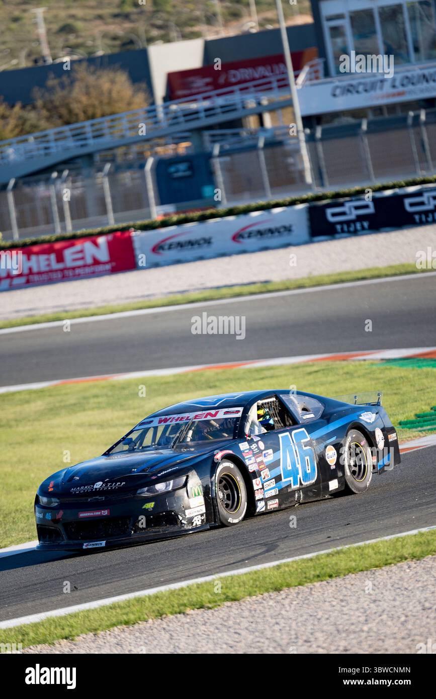 6. Dezember 2020, Valencia, Spanien: SOKOLOVSKIY YEVGEN von Marco Stipp Motorsport während des NASCAR Whelen Valencia Rennens. Die NASCAR Whelen Euro Series wurde 2008 gegründet und gründete im Januar 2012 dank einer langfristigen Partnerschaft mit der NASCAR (National Association for Stock Car Auto Racing) die offizielle NASCAR European Series. Die europäische NASCAR feiert ihren einzigen Termin in Spanien auf dem Circuit Ricardo Tormo in Cheste, Valencia. Dezember 2020. (Bild: © Xisco Navarro/ZUMA Wire) Stockfoto