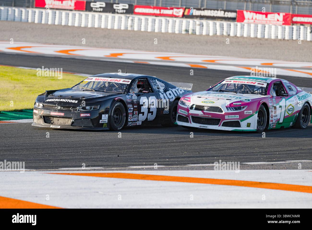 6. Dezember 2020, Valencia, Spanien: Die NASCAR Whelen Euro Series wurde 2008 gegründet und gründete im Januar 2012 dank einer langfristigen Partnerschaft mit der NASCAR (National Association for Stock Car Auto Racing) die offizielle NASCAR European Series. Die europäische NASCAR feiert ihren einzigen Termin in Spanien auf dem Circuit Ricardo Tormo in Cheste, Valencia. Dezember 2020. (Bild: © Xisco Navarro/ZUMA Wire) Stockfoto