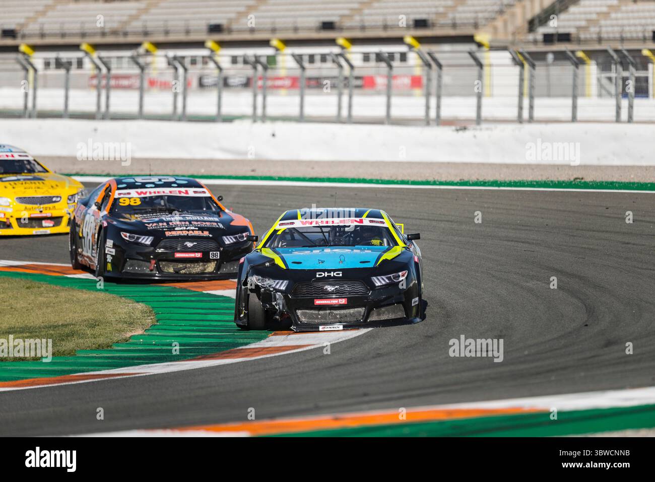 6. Dezember 2020, Valencia, Spanien: Die NASCAR Whelen Euro Series wurde 2008 gegründet und gründete im Januar 2012 dank einer langfristigen Partnerschaft mit der NASCAR (National Association for Stock Car Auto Racing) die offizielle NASCAR European Series. Die europäische NASCAR feiert ihren einzigen Termin in Spanien auf dem Circuit Ricardo Tormo in Cheste, Valencia. Dezember 2020. (Bild: © Xisco Navarro/ZUMA Wire) Stockfoto