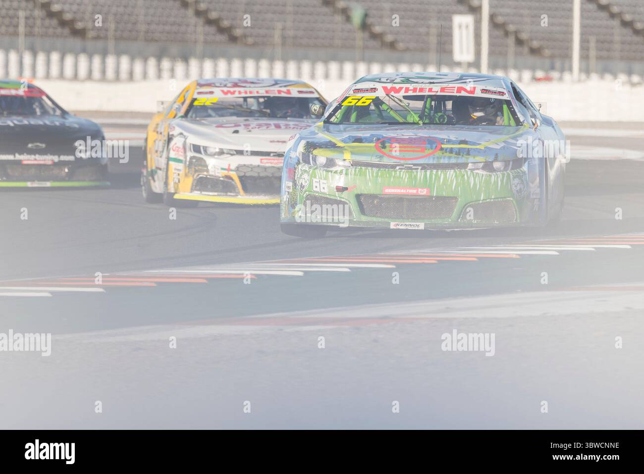 6. Dezember 2020, Valencia, Spanien: Die NASCAR Whelen Euro Series wurde 2008 gegründet und gründete im Januar 2012 dank einer langfristigen Partnerschaft mit der NASCAR (National Association for Stock Car Auto Racing) die offizielle NASCAR European Series. Die europäische NASCAR feiert ihren einzigen Termin in Spanien auf dem Circuit Ricardo Tormo in Cheste, Valencia. Dezember 2020. (Bild: © Xisco Navarro/ZUMA Wire) Stockfoto