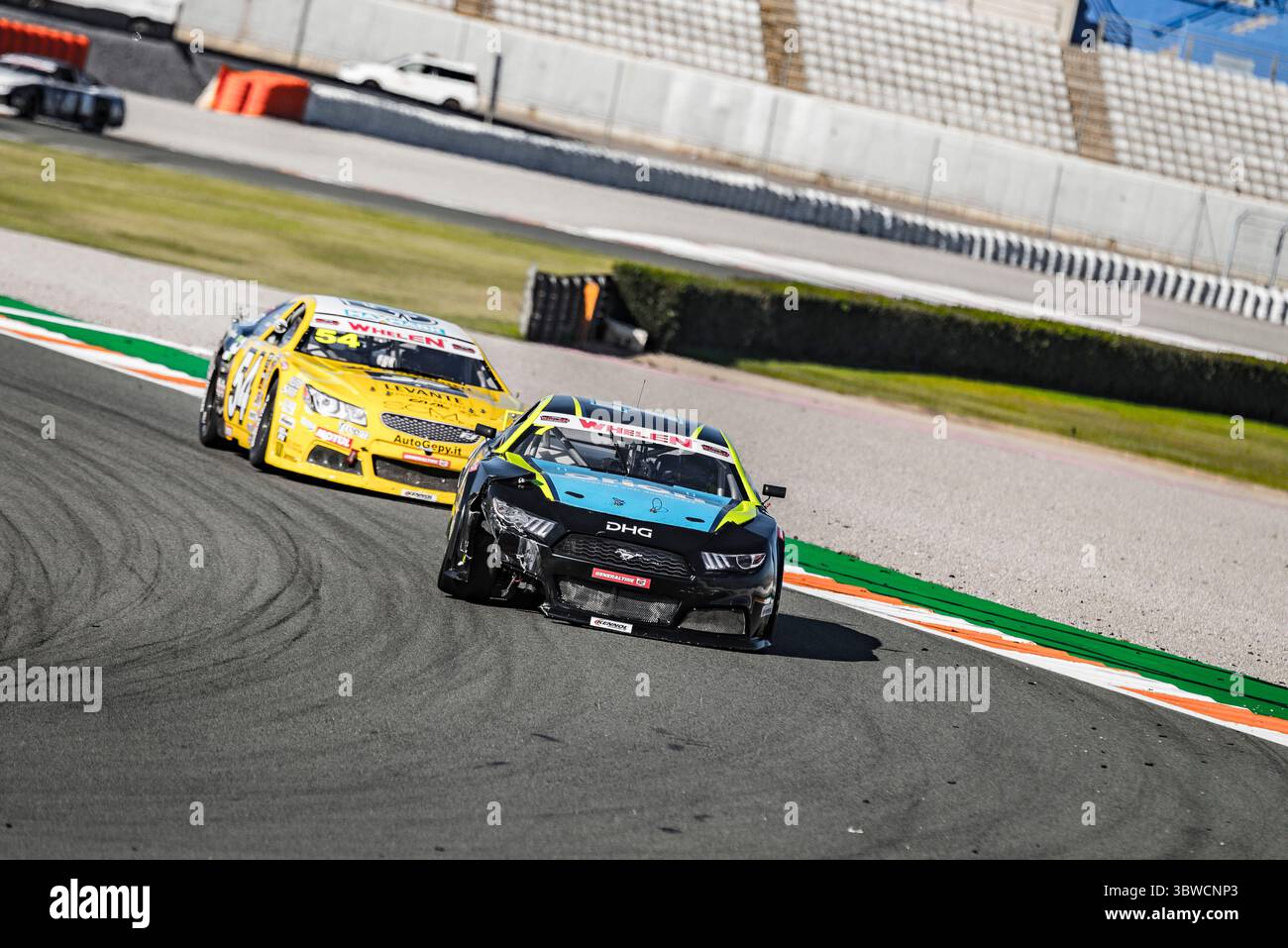 6. Dezember 2020, Valencia, Spanien: Die NASCAR Whelen Euro Series wurde 2008 gegründet und gründete im Januar 2012 dank einer langfristigen Partnerschaft mit der NASCAR (National Association for Stock Car Auto Racing) die offizielle NASCAR European Series. Die europäische NASCAR feiert ihren einzigen Termin in Spanien auf dem Circuit Ricardo Tormo in Cheste, Valencia. Dezember 2020. (Bild: © Xisco Navarro/ZUMA Wire) Stockfoto