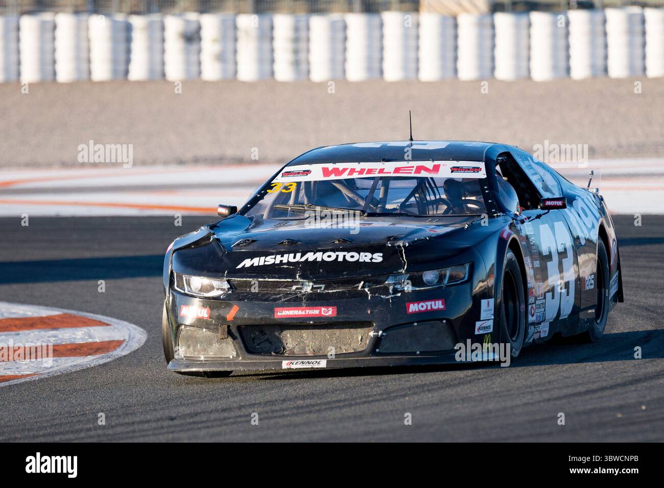 6. Dezember 2020, Valencia, Spanien: LASSERRE LUCAS von Mishumotors während des NASCAR Whelen Valencia Rennens. Die NASCAR Whelen Euro Series wurde 2008 gegründet und gründete im Januar 2012 dank einer langfristigen Partnerschaft mit der NASCAR (National Association for Stock Car Auto Racing) die offizielle NASCAR European Series. Die europäische NASCAR feiert ihren einzigen Termin in Spanien auf dem Circuit Ricardo Tormo in Cheste, Valencia. Dezember 2020. (Bild: © Xisco Navarro/ZUMA Wire) Stockfoto