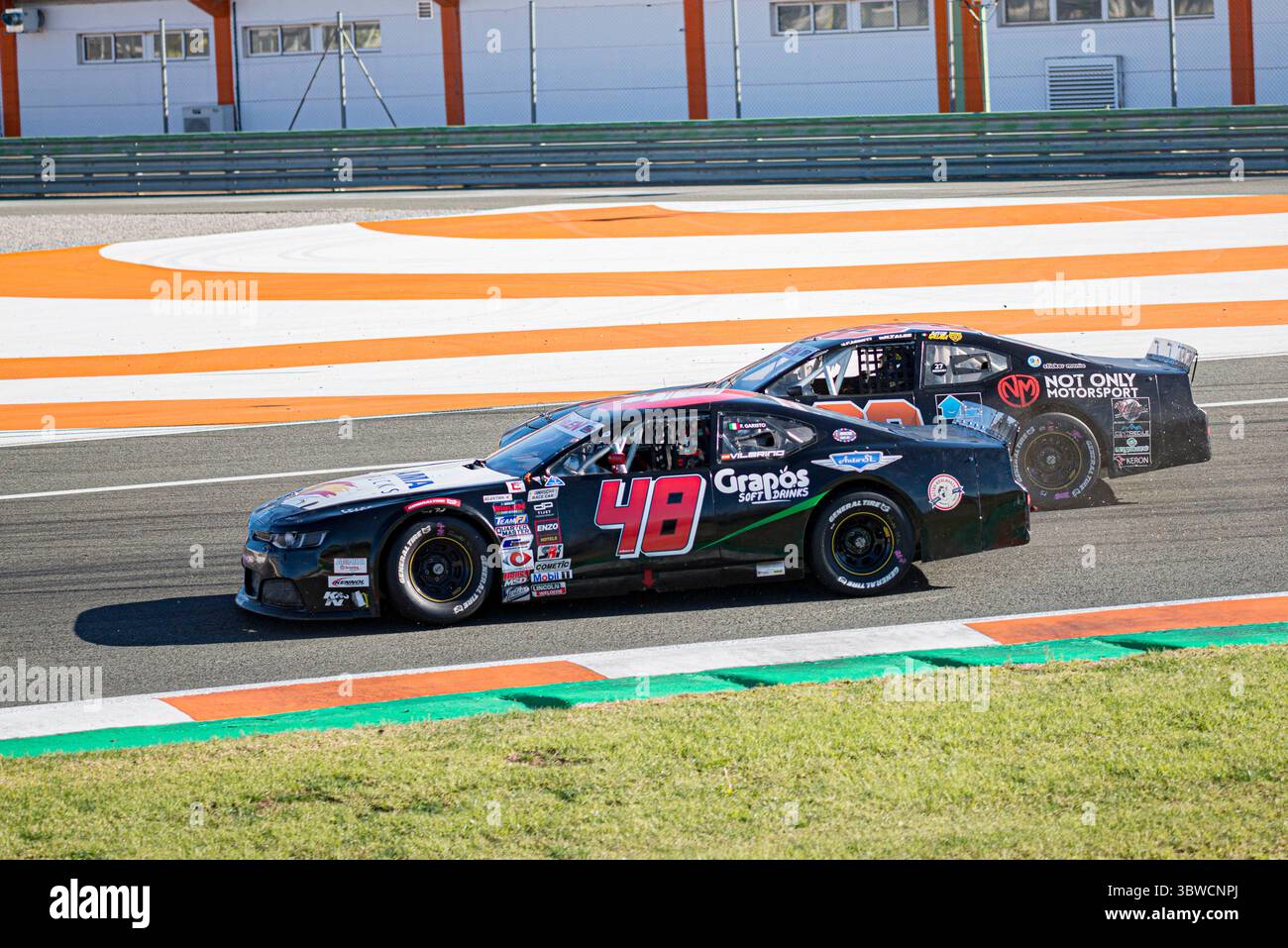 6. Dezember 2020, Valencia, Spanien: Die NASCAR Whelen Euro Series wurde 2008 gegründet und gründete im Januar 2012 dank einer langfristigen Partnerschaft mit der NASCAR (National Association for Stock Car Auto Racing) die offizielle NASCAR European Series. Die europäische NASCAR feiert ihren einzigen Termin in Spanien auf dem Circuit Ricardo Tormo in Cheste, Valencia. Dezember 2020. (Bild: © Xisco Navarro/ZUMA Wire) Stockfoto