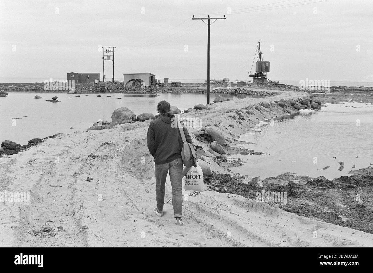 Aktuell 30 - 8 - 1972: Die Insel, die auf die Ölpest wartet. Auf Andøya wurde Öl gefunden, aber die Frage ist, wie groß die Ölmengen sind. Das Bohrgerät sieht ziemlich fleißig aus, aber es und das Feld sind große Hoffnungen. Foto Aage Storløkken / aktuell / NTB ***FOTO WIRD NICHT VERARBEITET*** *Text wird automatisch übersetzt* Stockfoto
