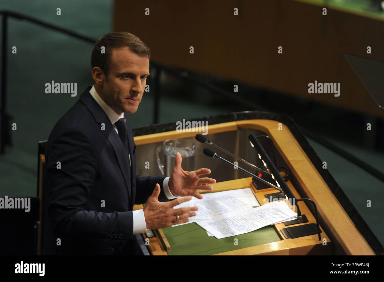 September 2017, Manhattan, New York, USA: NEW YORK, 19. SEPTEMBER: der französische Präsident Emmanuel Macron spricht auf der 72. Generalversammlung der Vereinten Nationen am 19. September 2017 in New York. Dies ist Trumps erster Auftritt in der Generalversammlung, wo er sich mit Bedrohungen aus dem Iran und Nordkorea unter anderem mit globalen Bedenken befasste...Menschen: Französischer Präsident Emmanuel Macron (Credit Image: © SMG via ZUMA Wire) Stockfoto