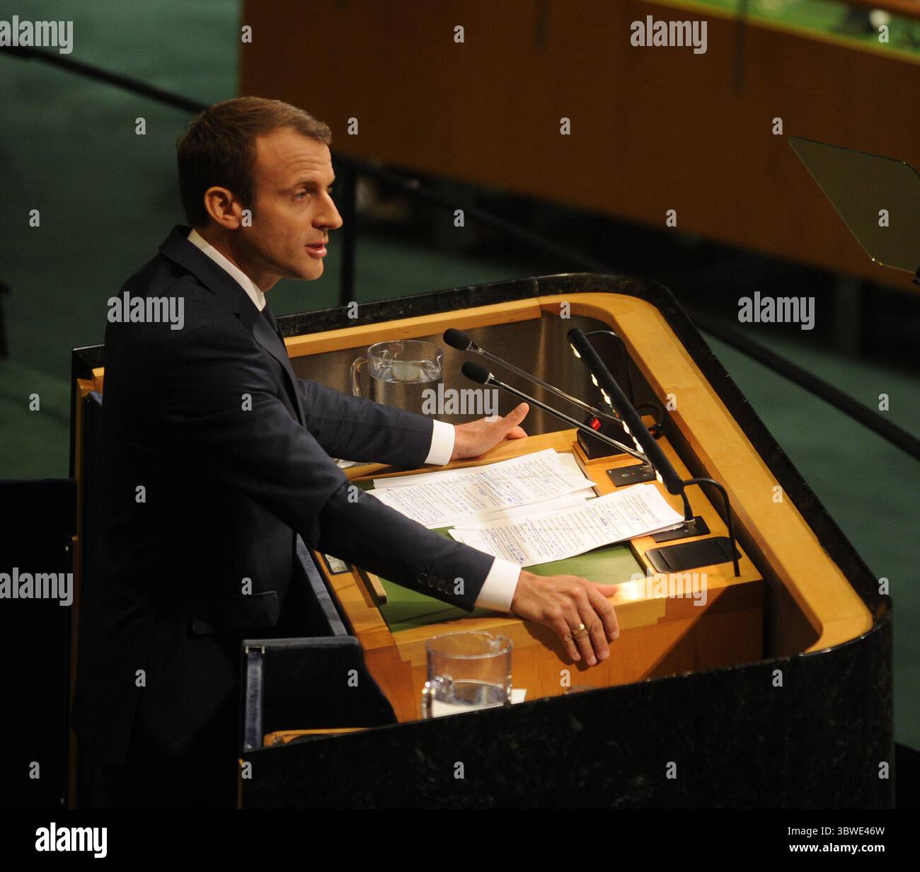September 2017, Manhattan, New York, USA: NEW YORK, 19. SEPTEMBER: der französische Präsident Emmanuel Macron spricht auf der 72. Generalversammlung der Vereinten Nationen am 19. September 2017 in New York. Dies ist Trumps erster Auftritt in der Generalversammlung, wo er sich mit Bedrohungen aus dem Iran und Nordkorea unter anderem mit globalen Bedenken befasste...Menschen: Französischer Präsident Emmanuel Macron (Credit Image: © SMG via ZUMA Wire) Stockfoto