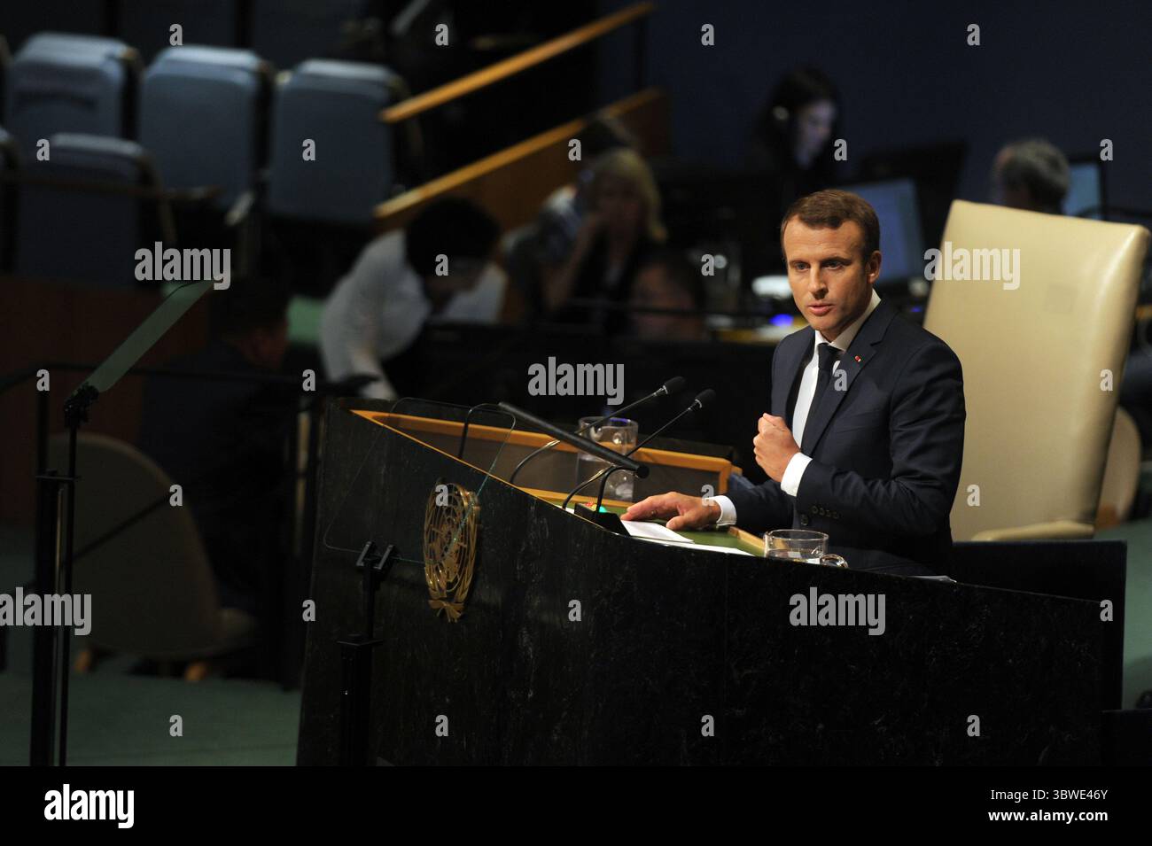 September 2017, Manhattan, New York, USA: NEW YORK, 19. SEPTEMBER: der französische Präsident Emmanuel Macron spricht auf der 72. Generalversammlung der Vereinten Nationen am 19. September 2017 in New York. Dies ist Trumps erster Auftritt in der Generalversammlung, wo er sich mit Bedrohungen aus dem Iran und Nordkorea unter anderem mit globalen Bedenken befasste...Menschen: Französischer Präsident Emmanuel Macron (Credit Image: © SMG via ZUMA Wire) Stockfoto