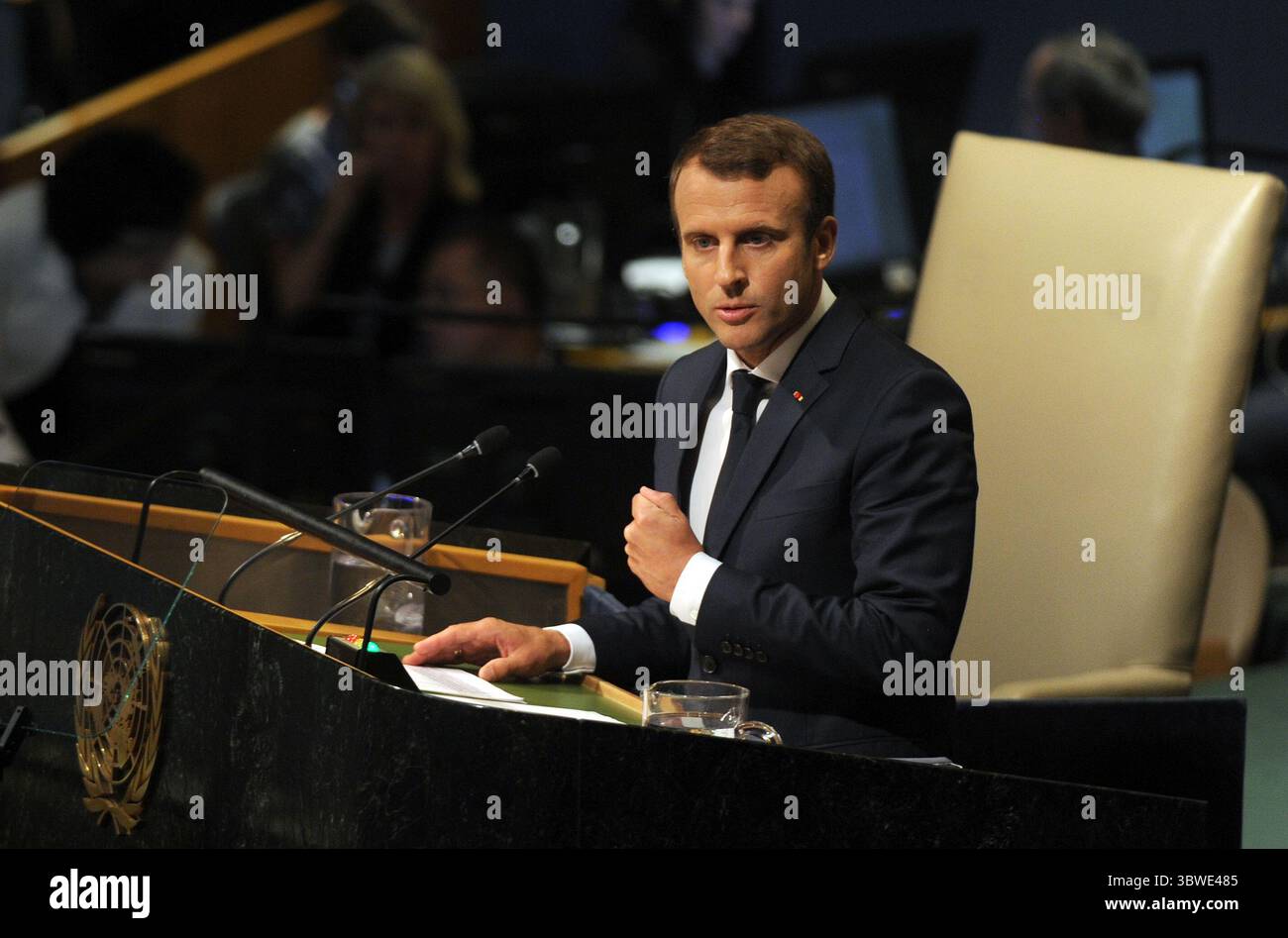 September 2017, Manhattan, New York, USA: NEW YORK, 19. SEPTEMBER: der französische Präsident Emmanuel Macron spricht auf der 72. Generalversammlung der Vereinten Nationen am 19. September 2017 in New York. Dies ist Trumps erster Auftritt in der Generalversammlung, wo er sich mit Bedrohungen aus dem Iran und Nordkorea unter anderem mit globalen Bedenken befasste...Menschen: Französischer Präsident Emmanuel Macron (Credit Image: © SMG via ZUMA Wire) Stockfoto