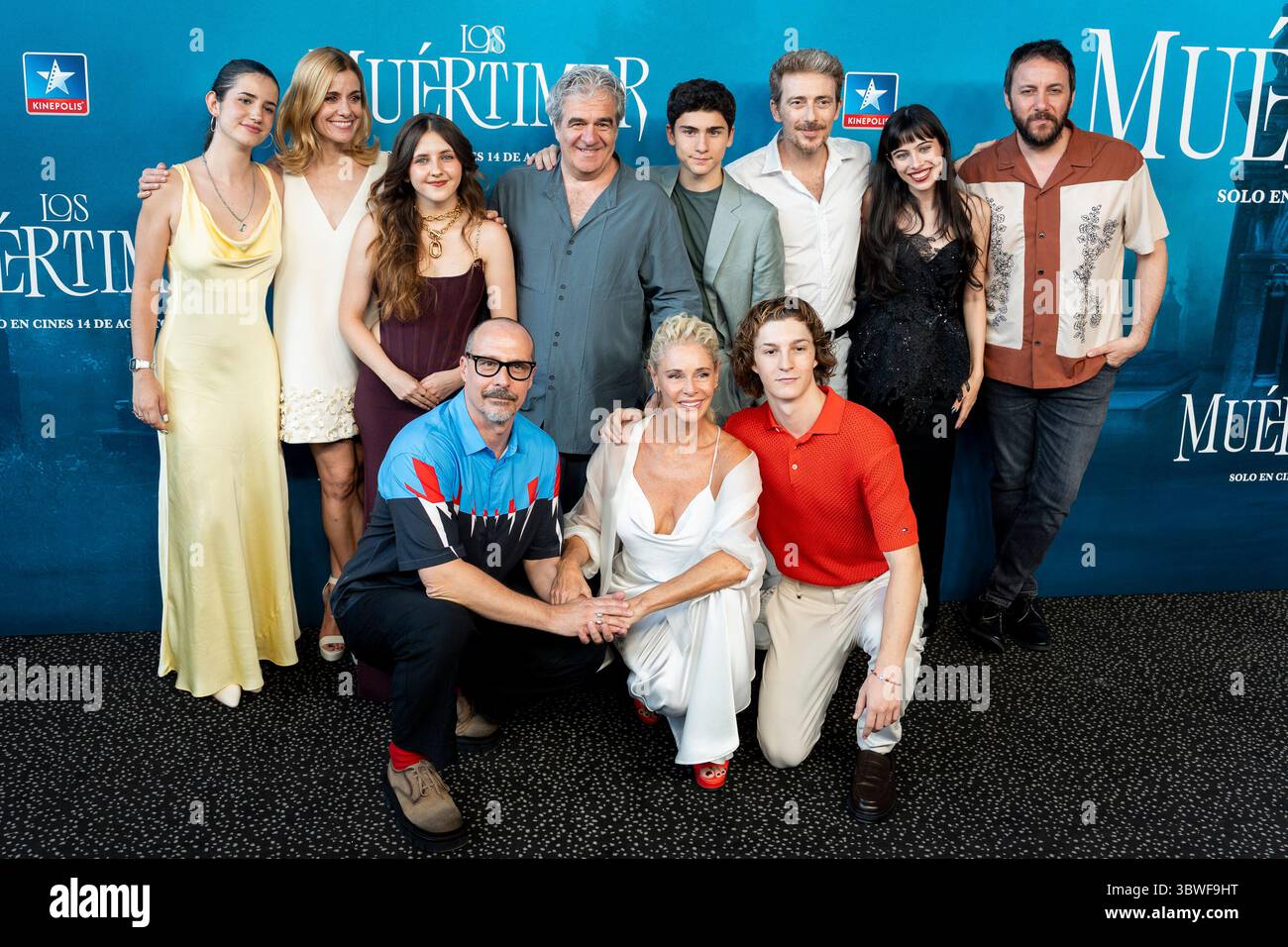 Helen Morales, Iratxe Emparan, Bruna Gonzalez, Alexandra Jimenez, Victor Clavijo, Melani Garcia, Belen Rueda, Adrian Checa, Pepe Lorente, Alex de la Igelsia, Carolina Bang, FELE Martinez und Diego Montejo nehmen am 16. Juli 2025 in Madrid, Spanien, an der Premiere von Los Muertimer Teil. (Quelle: Miguel Escavias/Alfa Images/Alamy Live News) Stockfoto