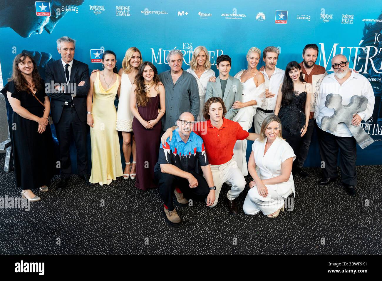 Helen Morales, Iratxe Emparan, Bruna Gonzalez, Alexandra Jimenez, Victor Clavijo, Melani Garcia, Belen Rueda, Adrian Checa, Pepe Lorente, Alex de la Igelsia, Carolina Bang, FELE Martinez und Diego Montejo nehmen am 16. Juli 2025 in Madrid, Spanien, an der Premiere von Los Muertimer Teil. (Quelle: Miguel Escavias/Alfa Images/Alamy Live News) Stockfoto