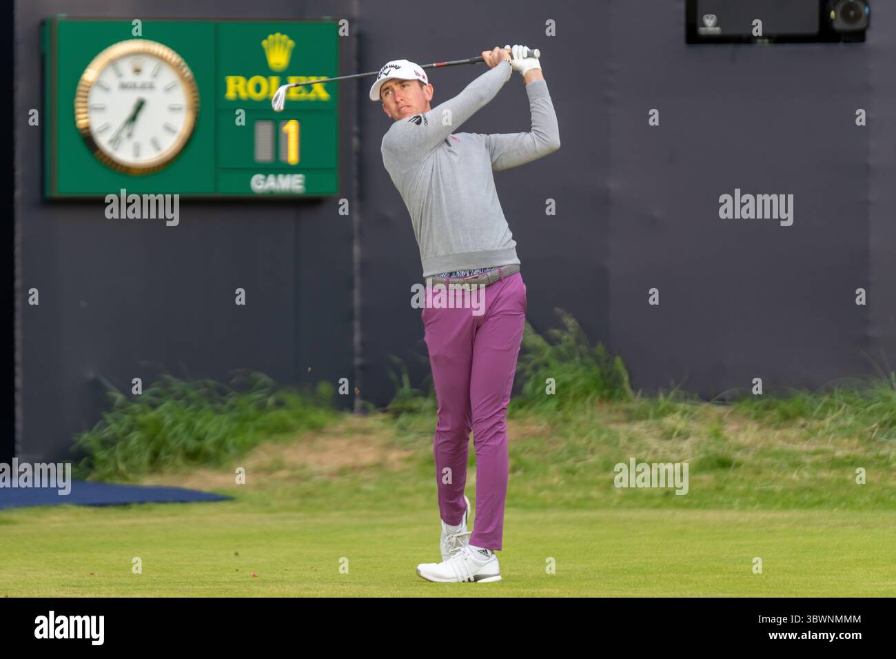Portrush, Irland. Juli 2025. Der nordirische Tom McKibbin fährt auf Loch eins in der ersten Gruppe der 153. Open Championship in Royal Portrush. Quelle: Tim Gray/Alamy Live News Stockfoto