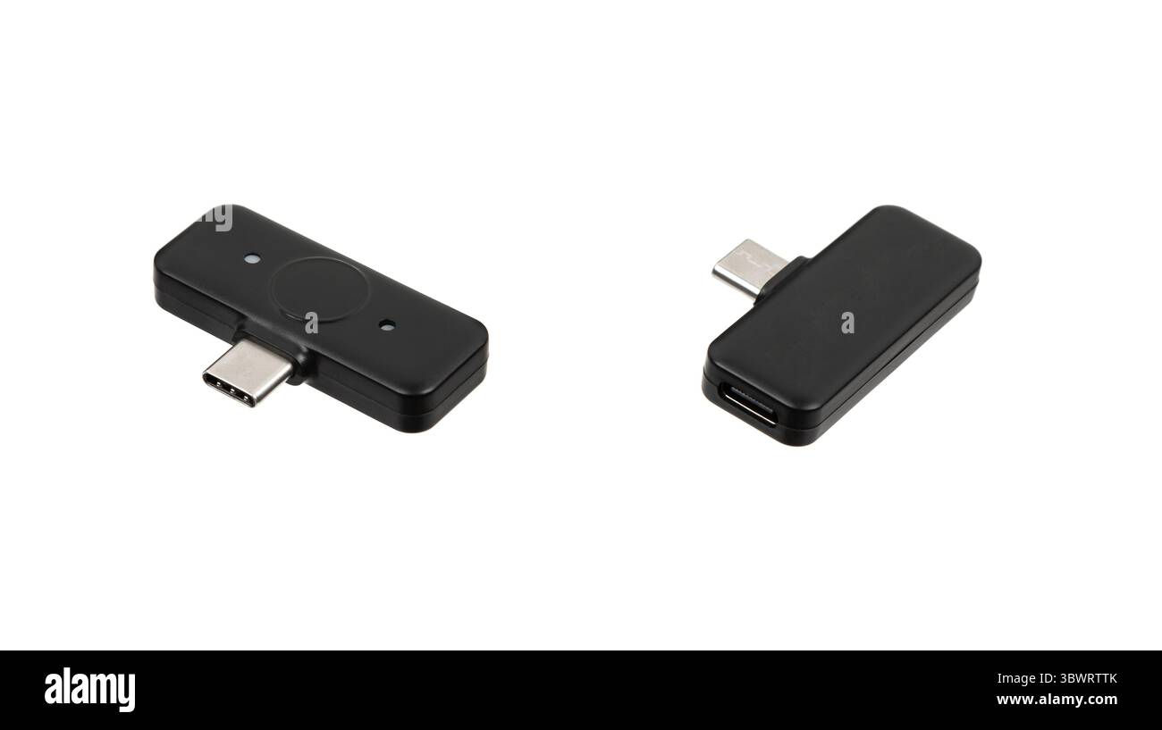 Kompakter USB-C-Funkempfänger für Lavalier-Mikrofonsystem, beidseitig abgebildet. Stockfoto
