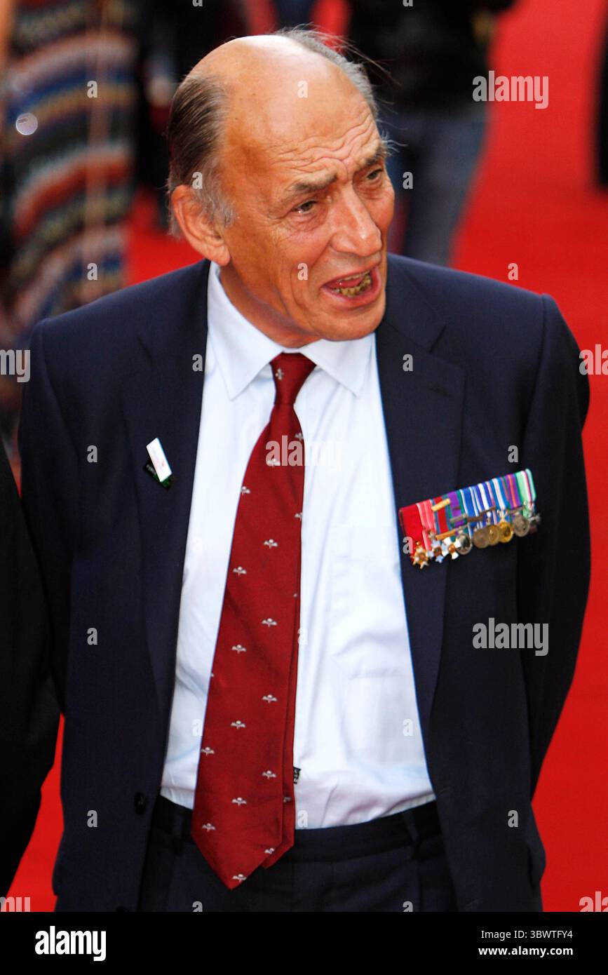 Johnson Beharry bei der britischen Premiere von „The Expendables“ in London am 9. August 2010 Stockfoto