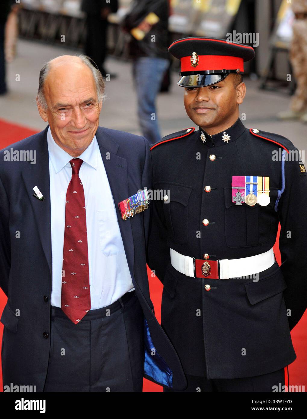 Johnson Beharry bei der britischen Premiere von „The Expendables“ in London am 9. August 2010 Stockfoto