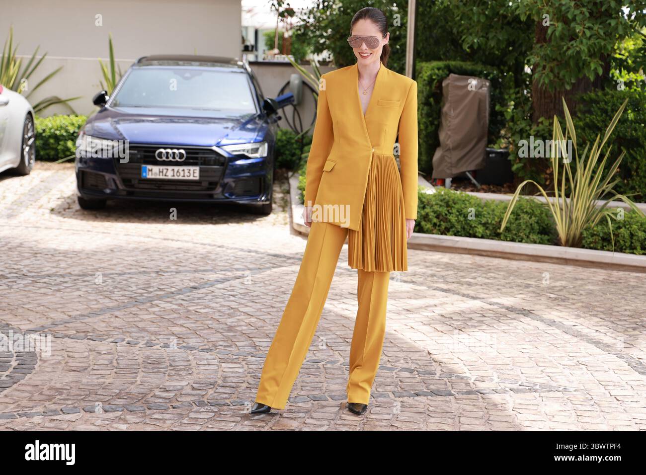 Filmfestspiele Von Cannes 2021 . 74. Ausgabe des „Festival International du Film de Cannes“ unter COVID-19-Ausbruch am 12/07/2021 in Cannes, Frankreich.Celebrity Sightings? Coco Rocha. (Foto: Pierre Teyssot/ESPA-Images)(Credit Image: &Copy; ESPA Photo Agency/CSM via ZUMA Wire) Stockfoto