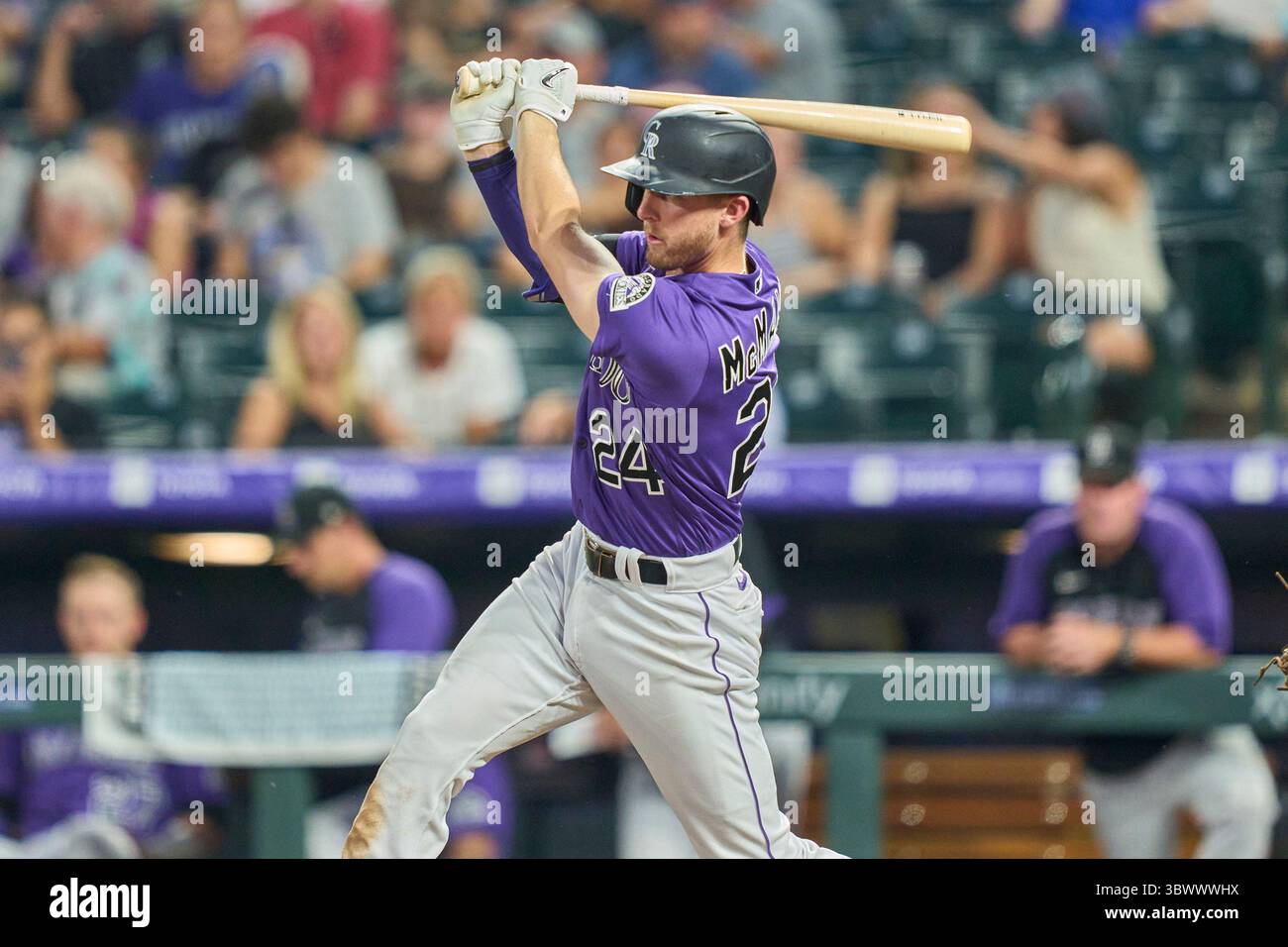 Juli 1202021: Ryan McMahon (24), der zweite Baseman von Colorado, bekommt einen Hit während des Spiels mit den Seattle Mariners und den Colorado Rockies, die im Coors Field in Denver Co. Stattfinden. David Seelig/Cal Sport Medi(Credit Image: &Copy; David Seelig/Cal Sport Media/CSM via ZUMA Wire) Stockfoto