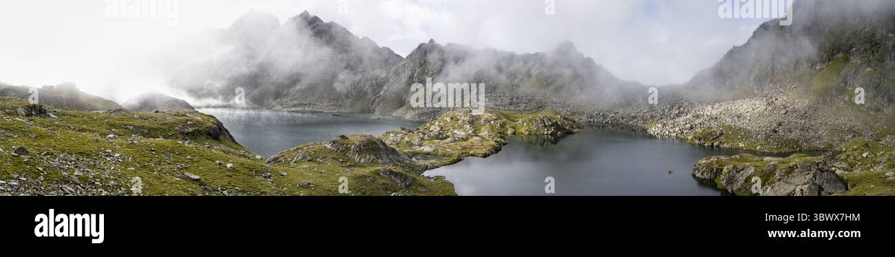 Bergseen Wangenitzsee und Kreuzsee, bewölkte Berggipfel am Morgen, Schober-Gruppe, Nationalpark hohe Tauern, Kärnten, Österreich Stockfoto