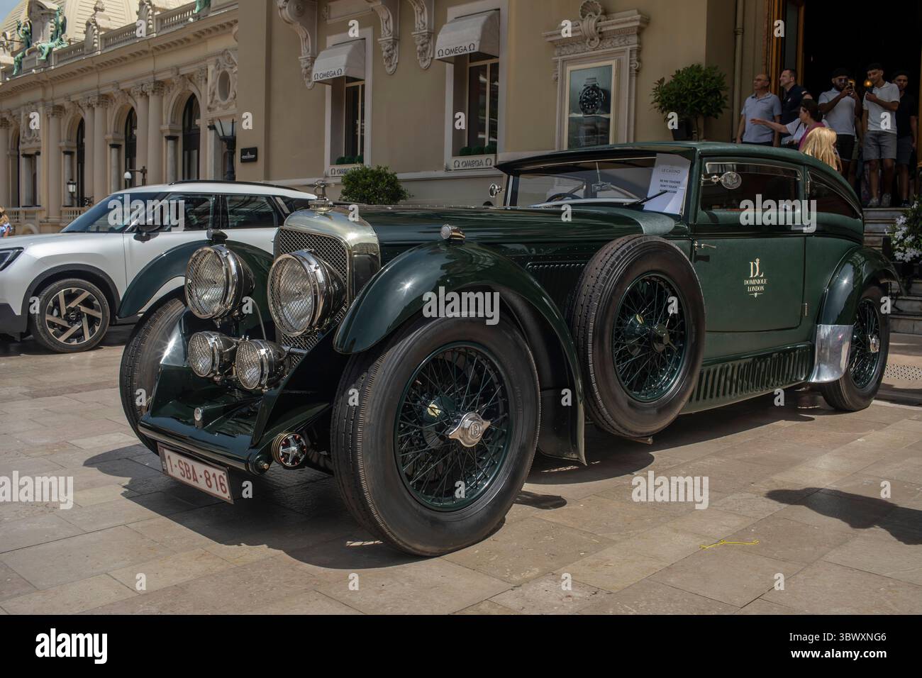 Monaco, Monaco. Mai 2025. Die teuren Autos parken vor dem berühmtesten Kasino der Welt Monte Carlo in Monaco Stadt Monaco Stadt ist eines der vier traditionellen Viertel (Bezirke) von Monaco (Credit Image: © Sazzad Hossain/SOPA images via ZUMA Press Wire) NUR ZUR REDAKTIONELLEN VERWENDUNG! Nicht für kommerzielle ZWECKE! Stockfoto