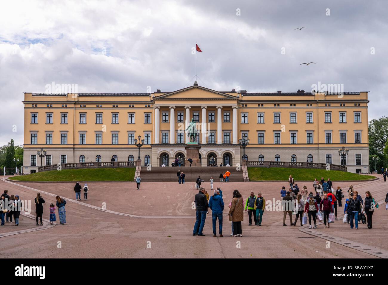 Der Königspalast, das Haus der norwegischen Monarchie in Oslo. Stockfoto
