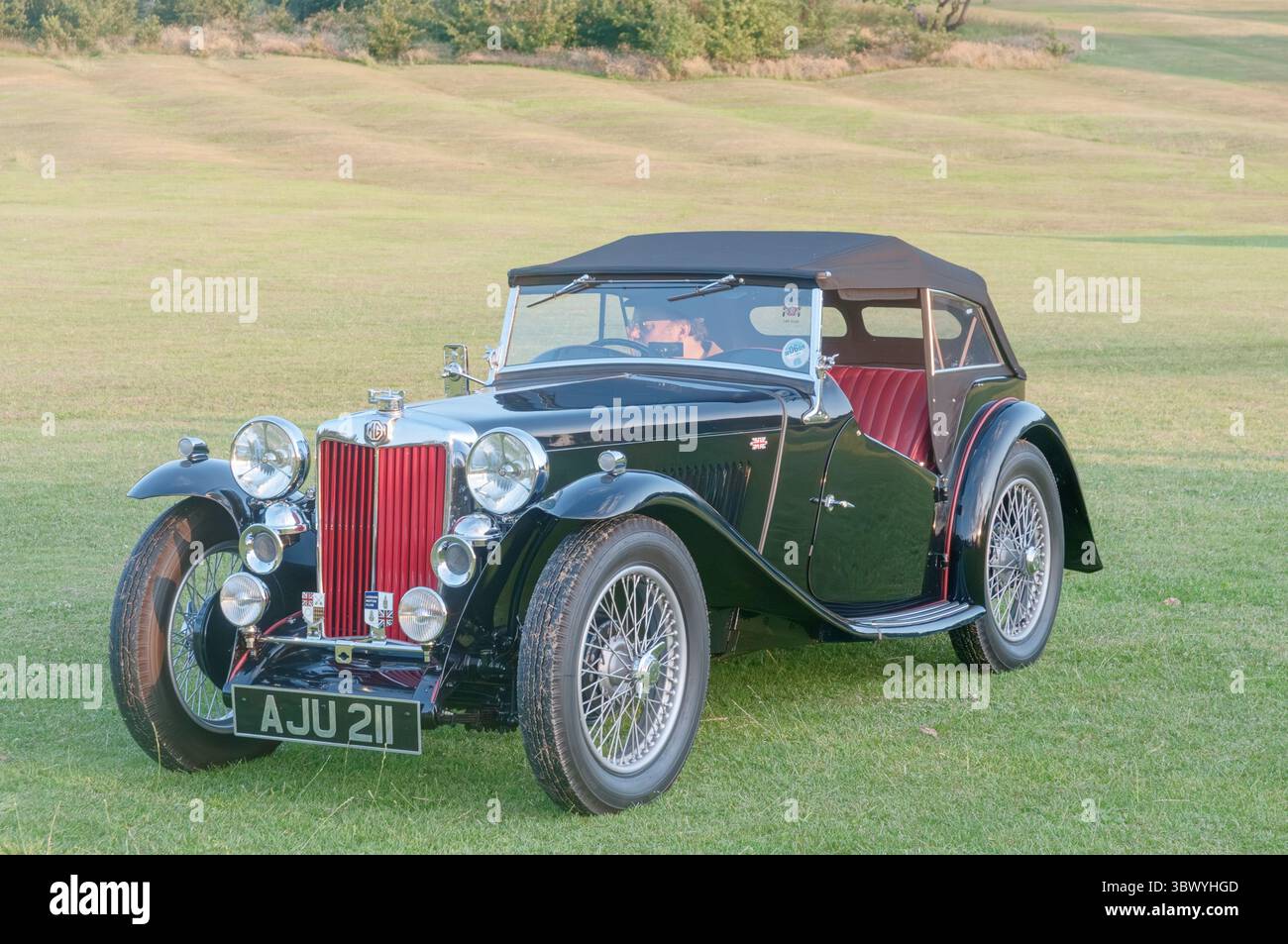 Ein schwarzer 1937 MG T-Wagen auf einer Oldtimer-Ausstellung in Yorkshire England Stockfoto