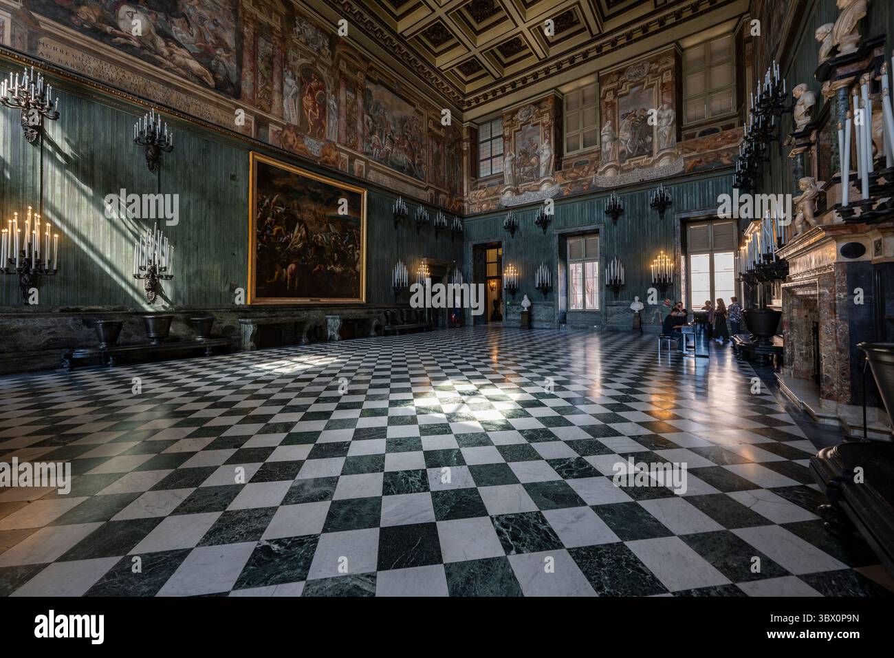 Turin, Italien - 9. September 2023: Ballsaal des Palazzo reale (Königspalast) in Turin. Stockfoto