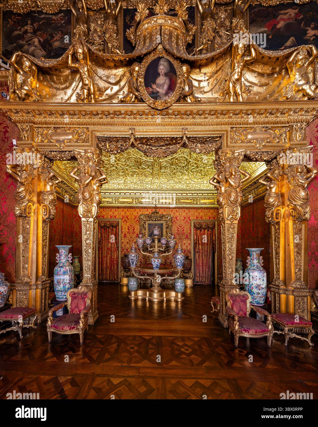 Turin, Italien - 9. September 2023: Ballsaal des Palazzo reale (Königspalast) in Turin. Stockfoto