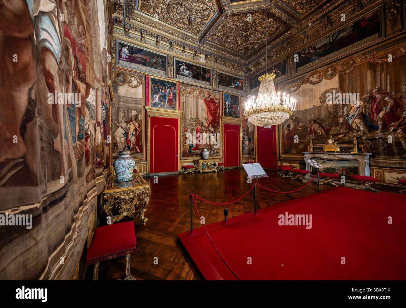 Turin, Italien - 9. September 2023: Ballsaal des Palazzo reale (Königspalast) in Turin. Stockfoto