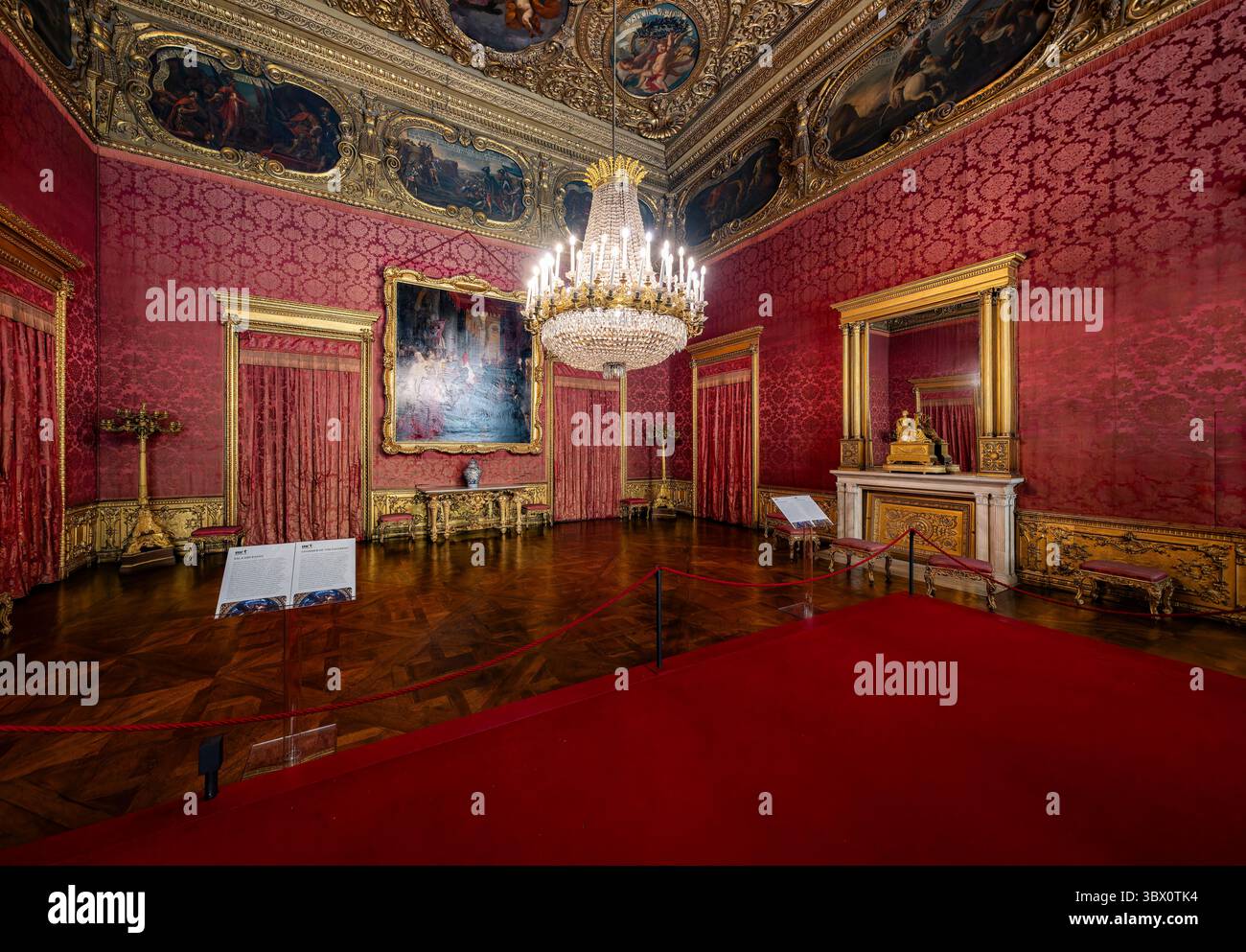 Turin, Italien - 9. September 2023: Ballsaal des Palazzo reale (Königspalast) in Turin. Stockfoto