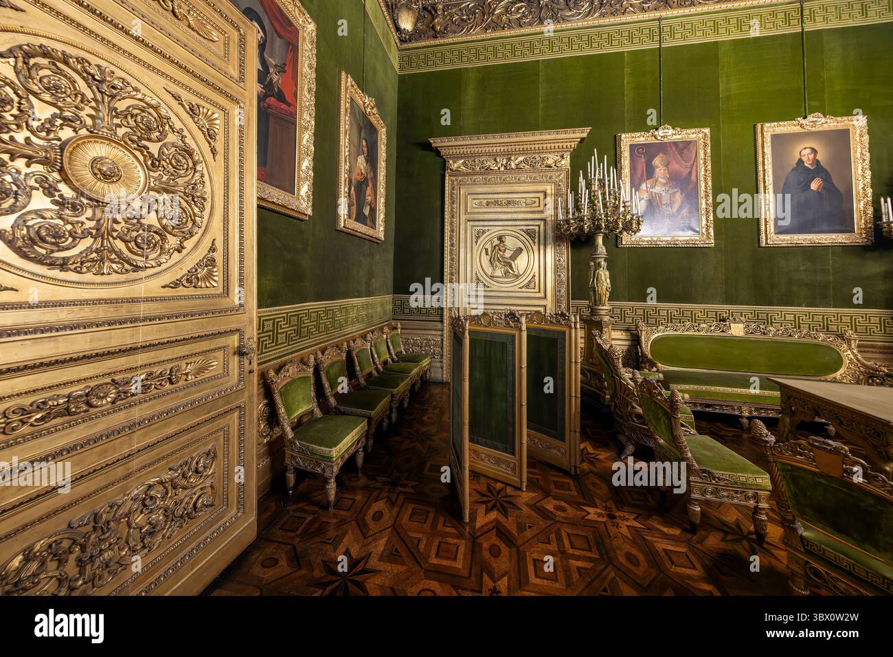 Turin, Italien - 9. September 2023: Ballsaal des Palazzo reale (Königspalast) in Turin. Stockfoto